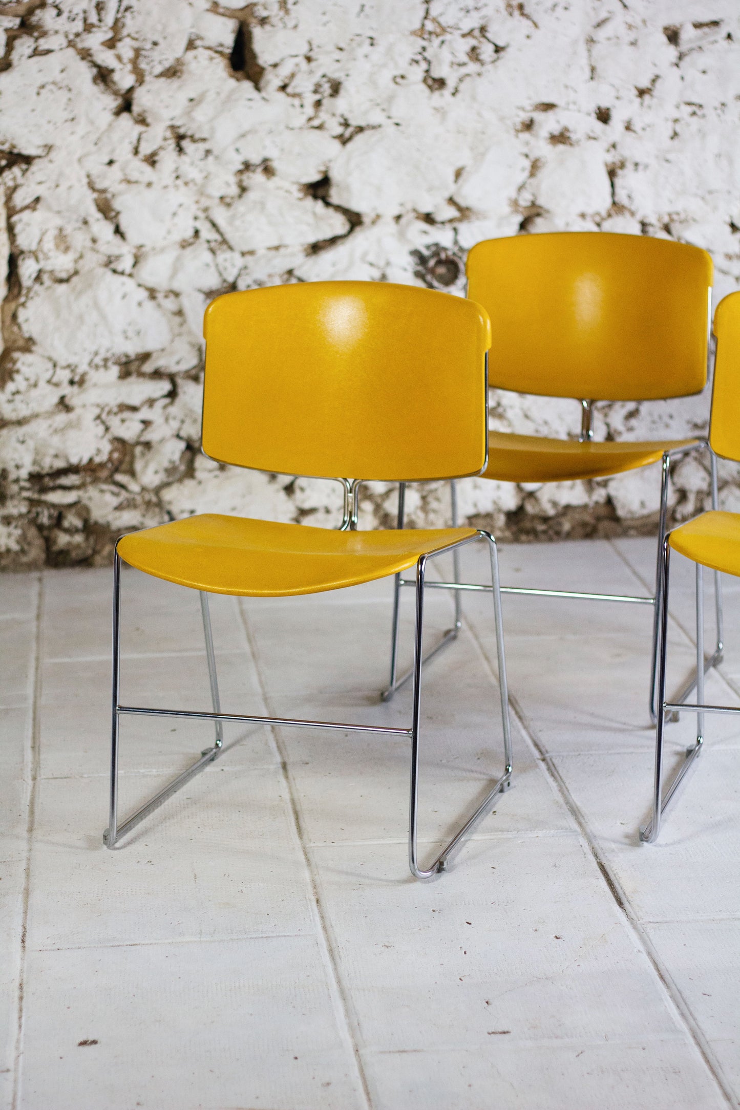 4 chaises jaunes Max Stacker pour Steelcase, 1970