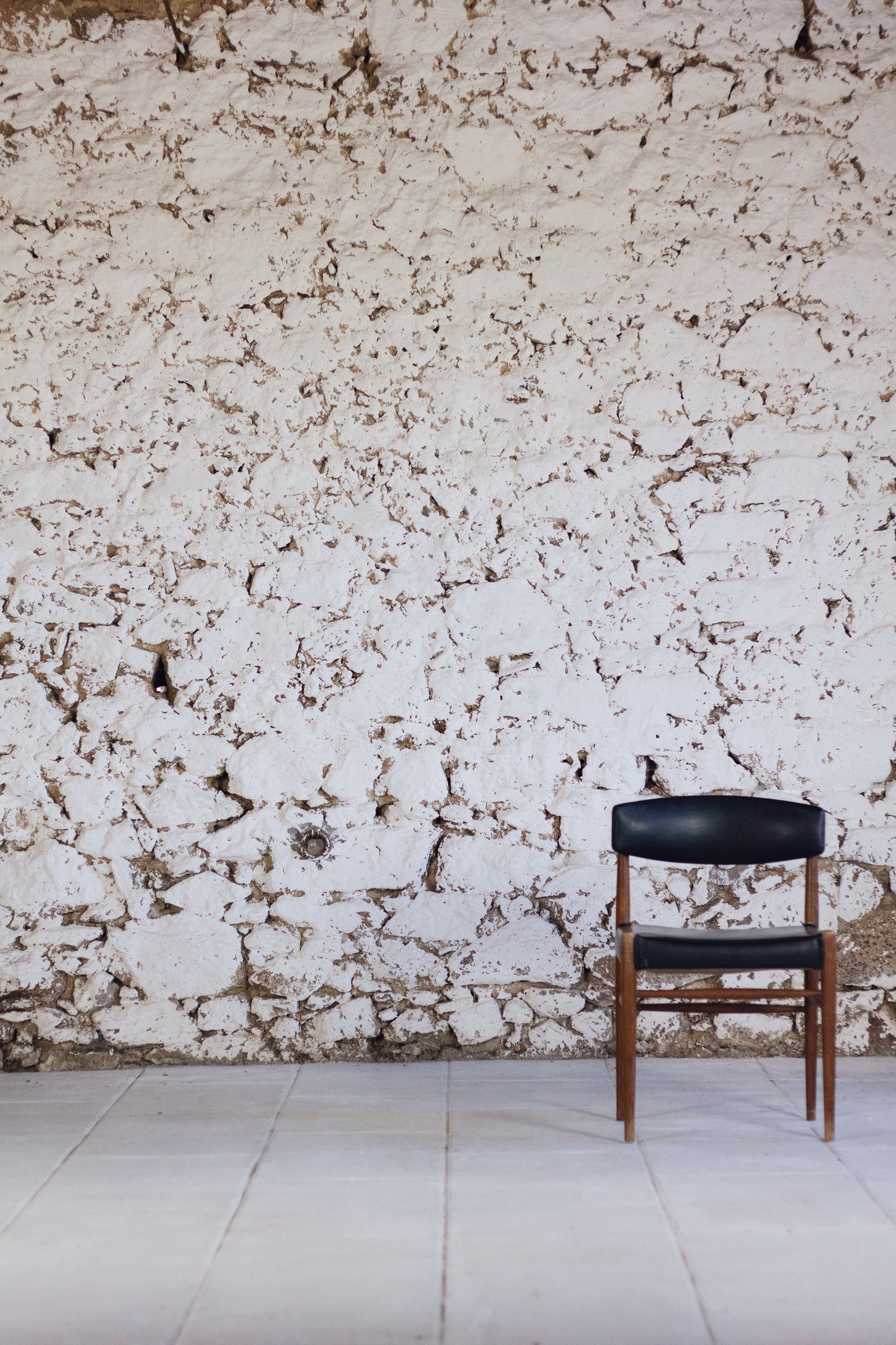 Ensemble de 5 chaises scandinaves en teck et skaï, 1960