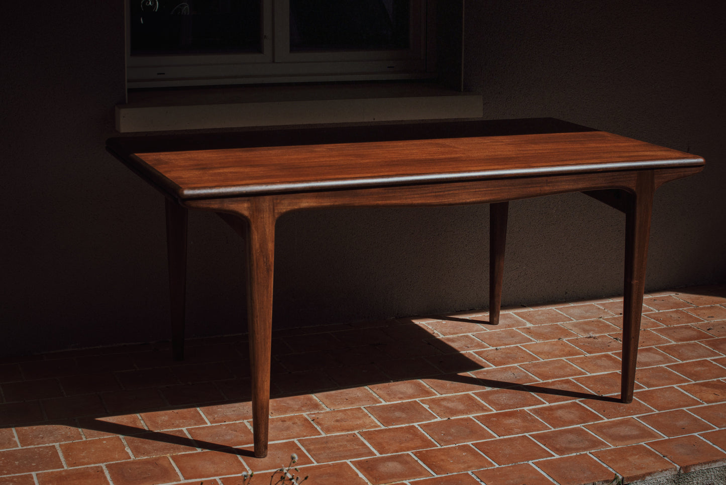 Table scandinave en teck avec rallonges par Johannes Andersen, 1960