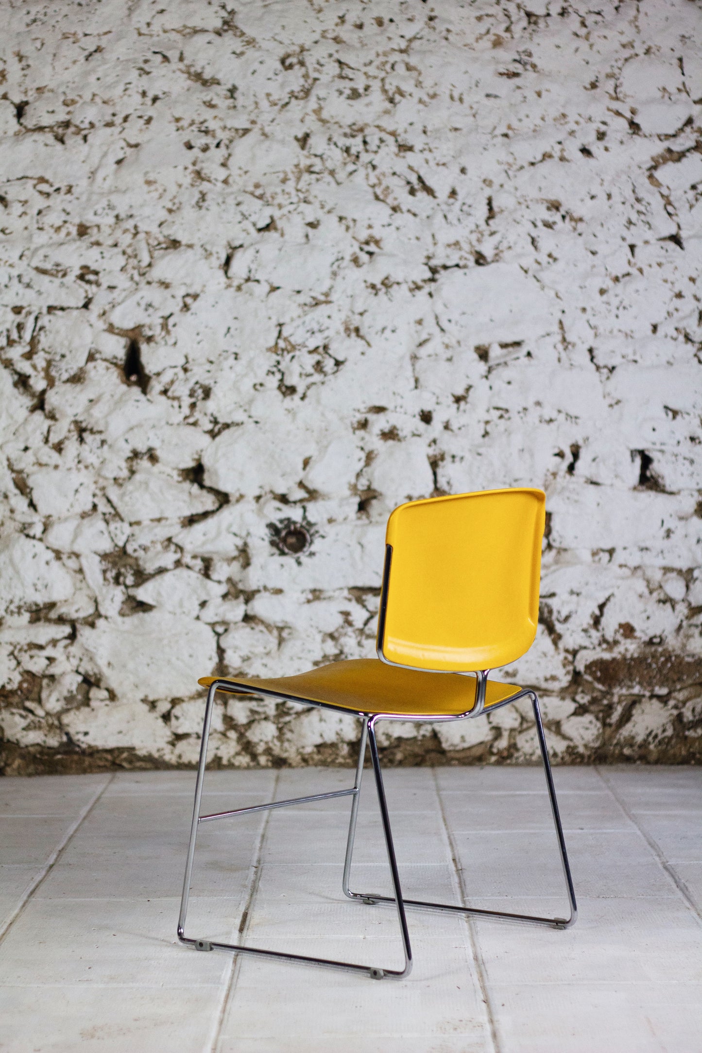 4 chaises jaunes Max Stacker pour Steelcase, 1970