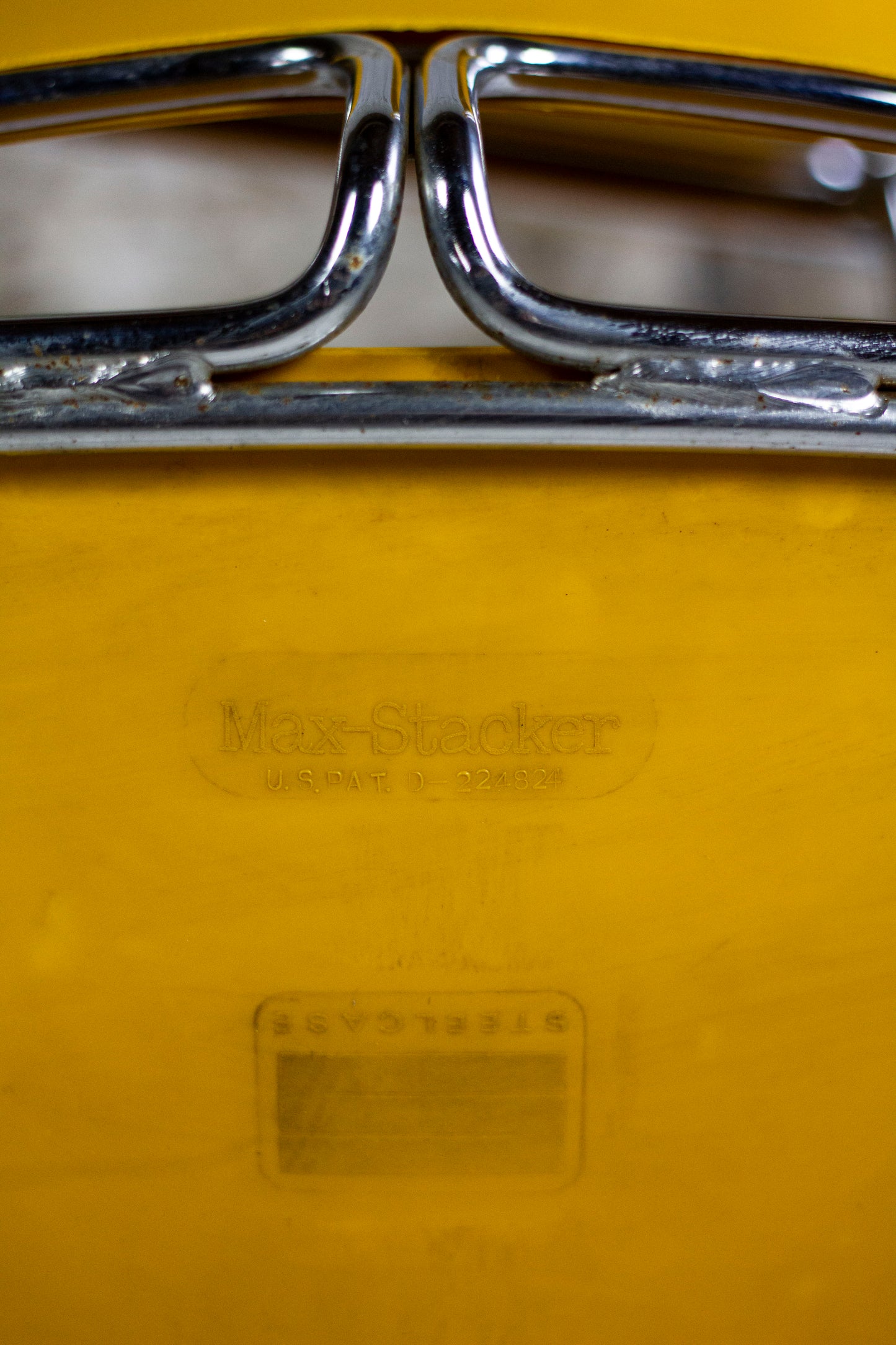 4 chaises jaunes Max Stacker pour Steelcase, 1970