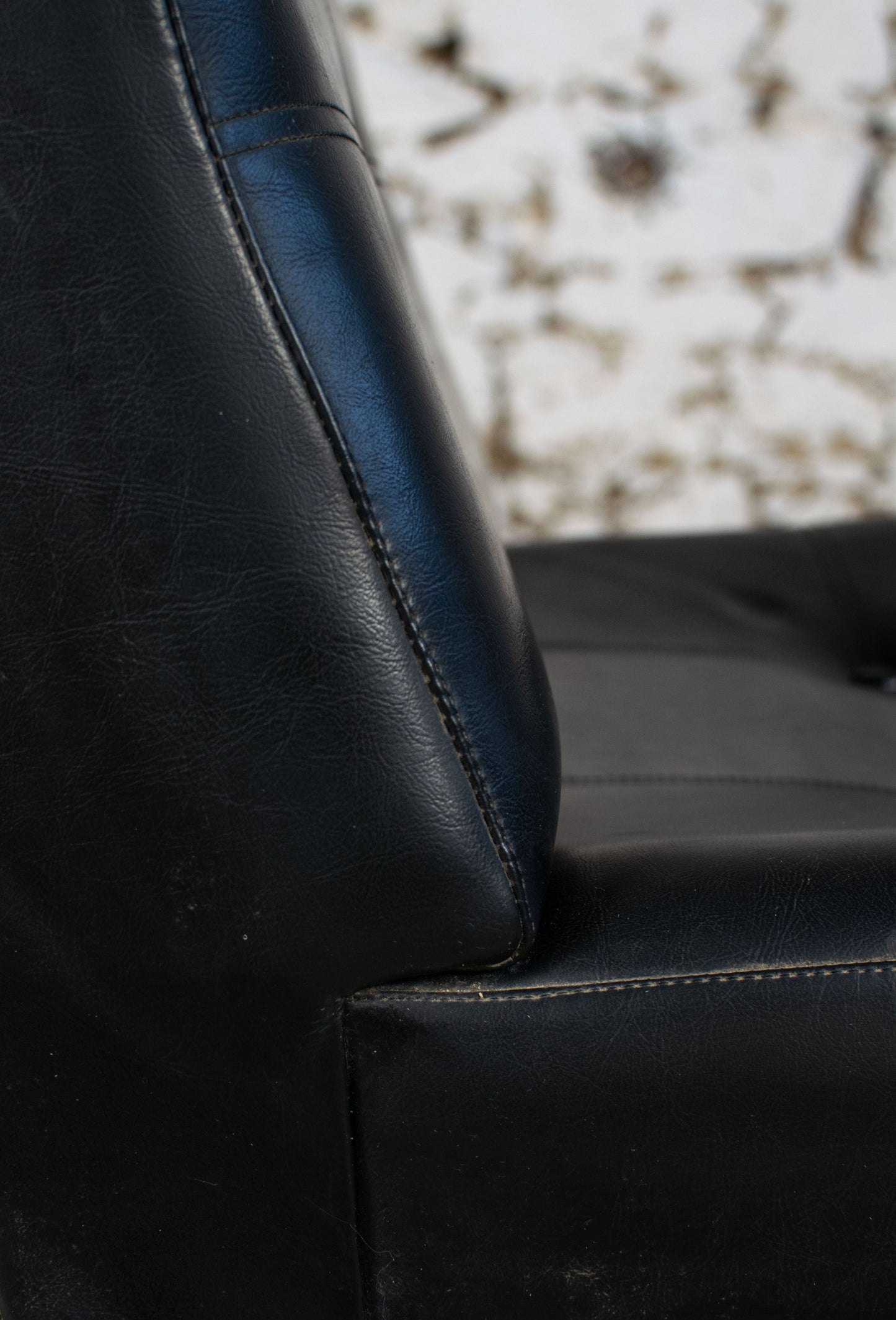 Chauffeuse style "samouraï" par Joseph André Motte, 1970