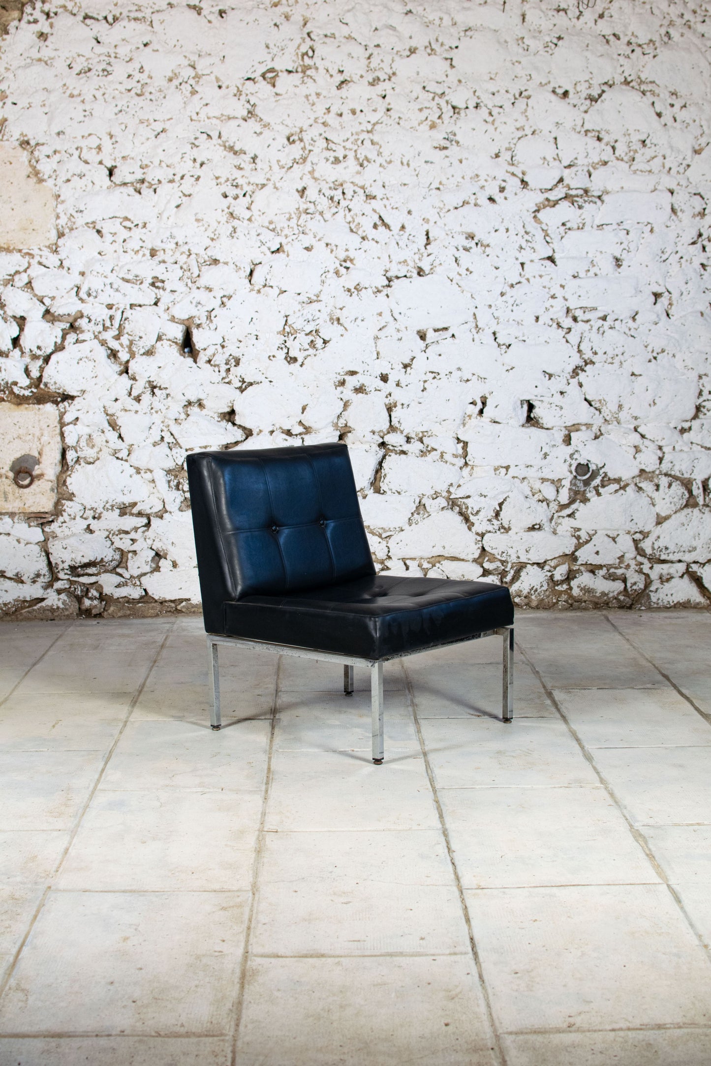 Chauffeuse style "samouraï" par Joseph André Motte, 1970
