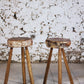Paire de tabourets de bar style brutaliste en orme massif