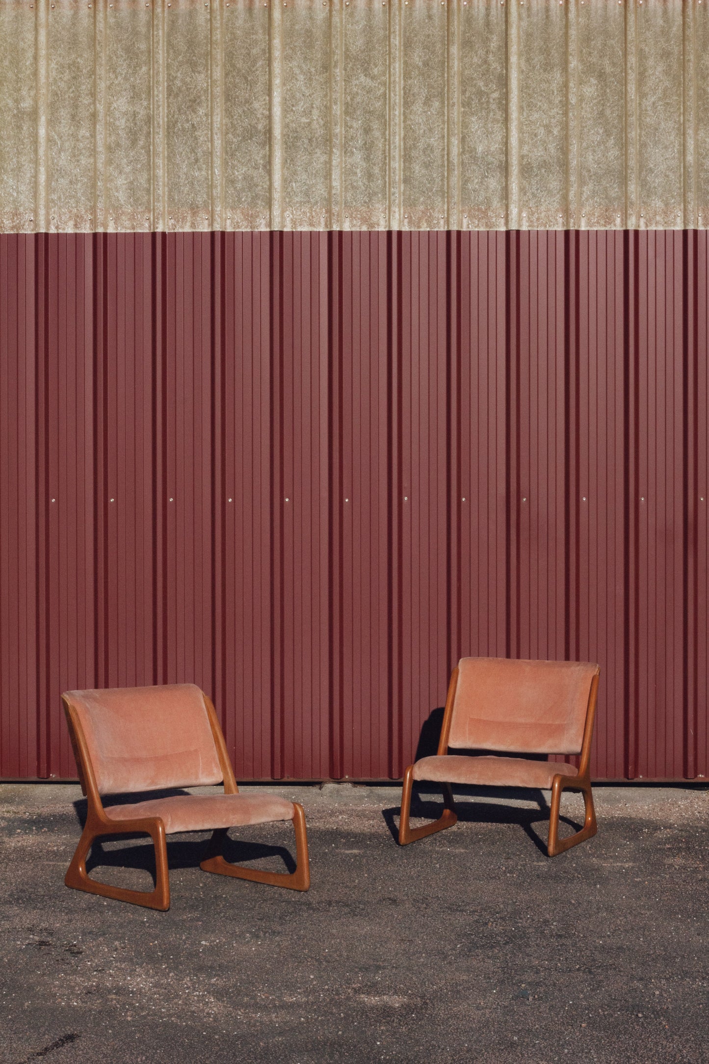 Paire de fauteuils lounge "traineau" Baumann, 1960