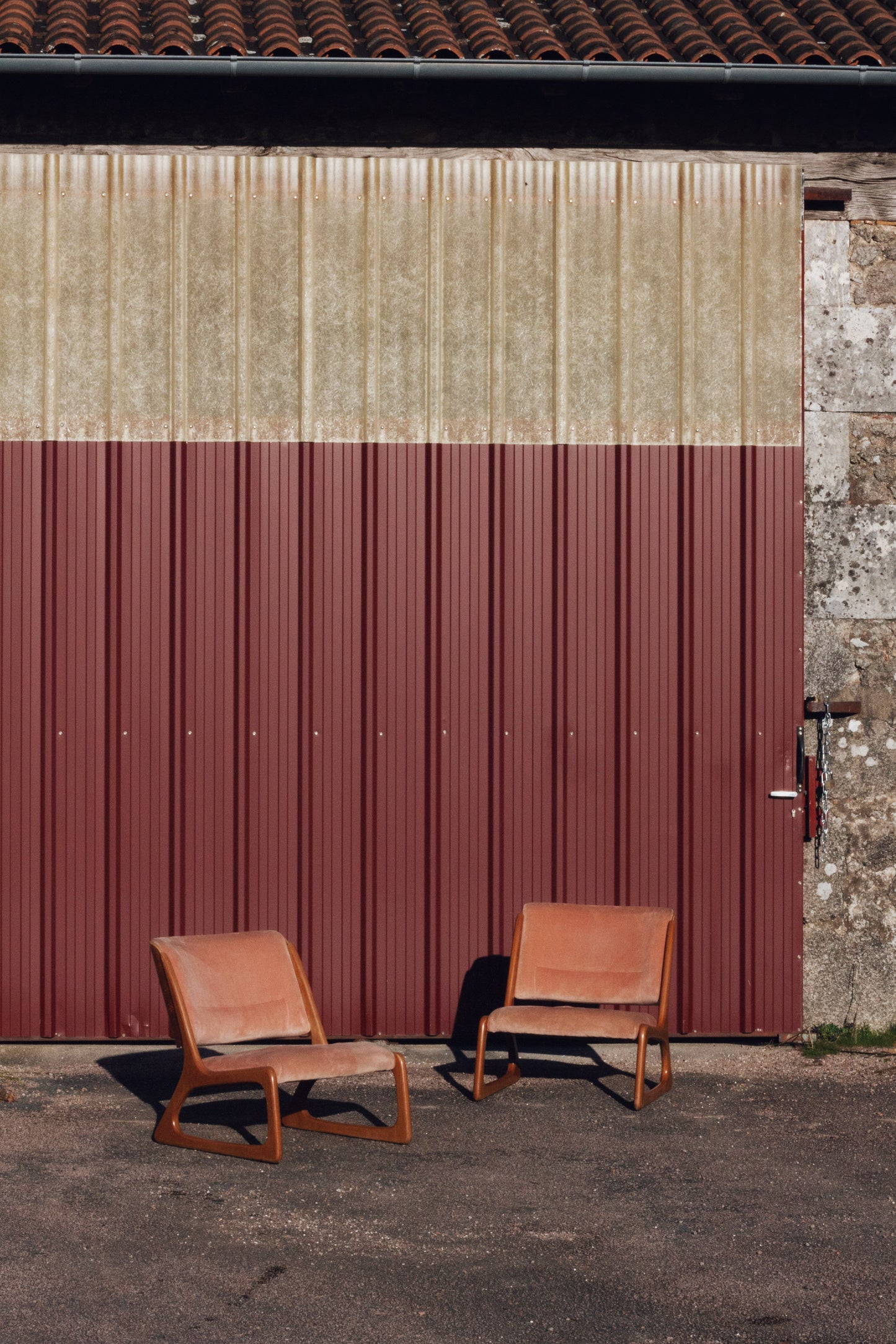 Paire de fauteuils lounge "traineau" Baumann, 1960