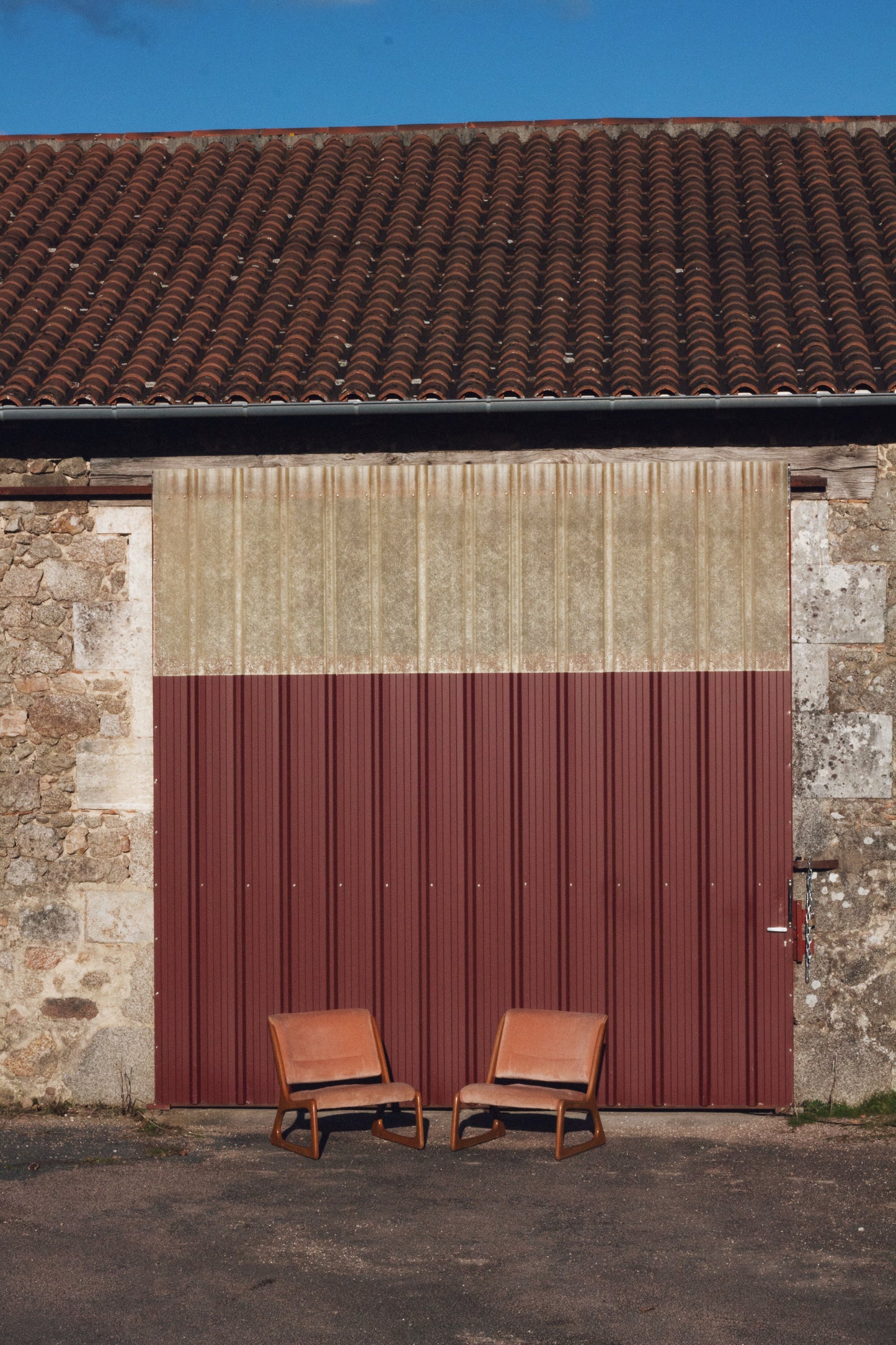 Paire de fauteuils lounge "traineau" Baumann, 1960