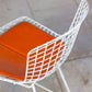 Chaise Wire blanche par Harry Bertoia