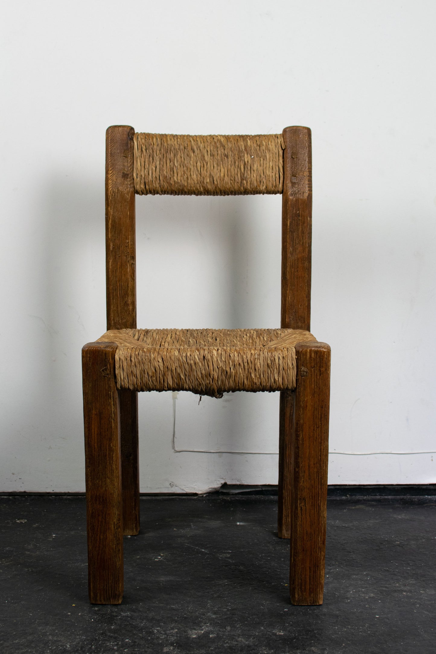 Chaise brutaliste paille et pin, 1950