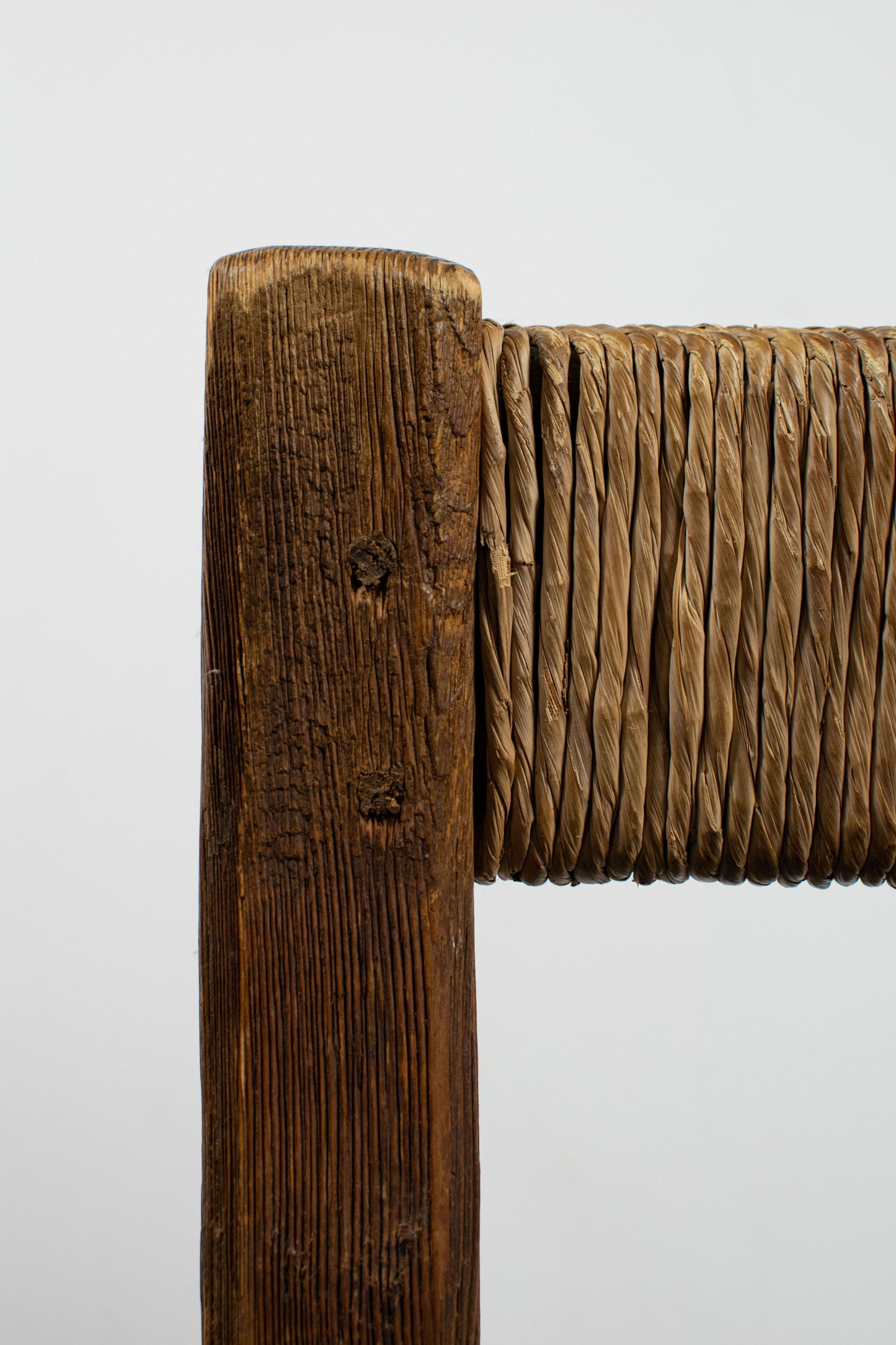 Chaise brutaliste paille et pin, 1950