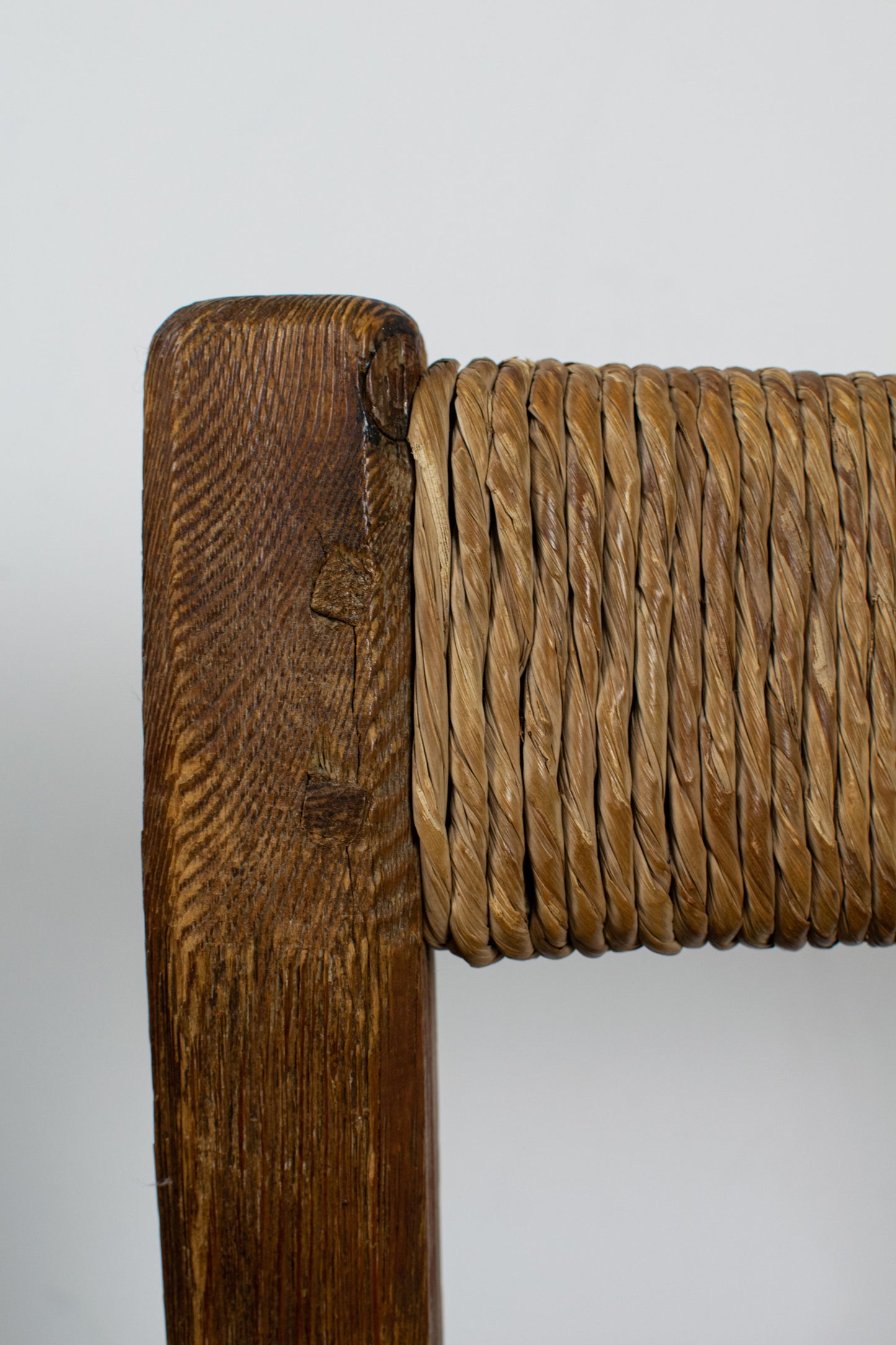 Chaise brutaliste paille et pin, 1950