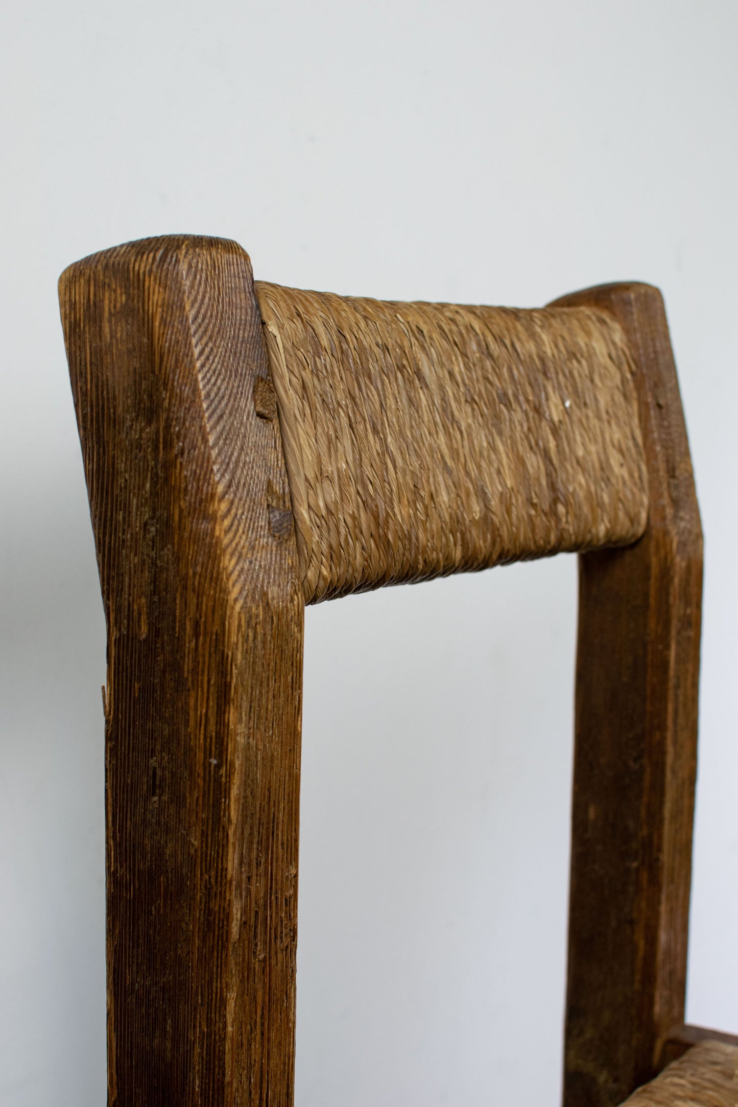 Chaise brutaliste paille et pin, 1950
