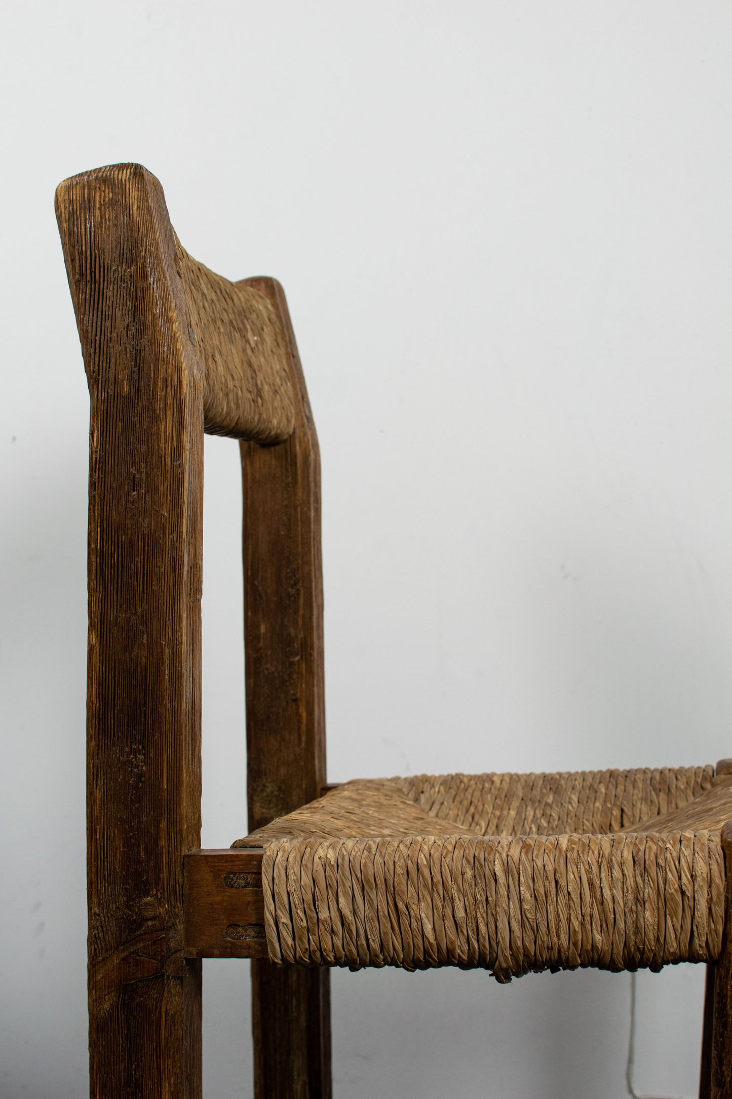 Chaise brutaliste paille et pin, 1950