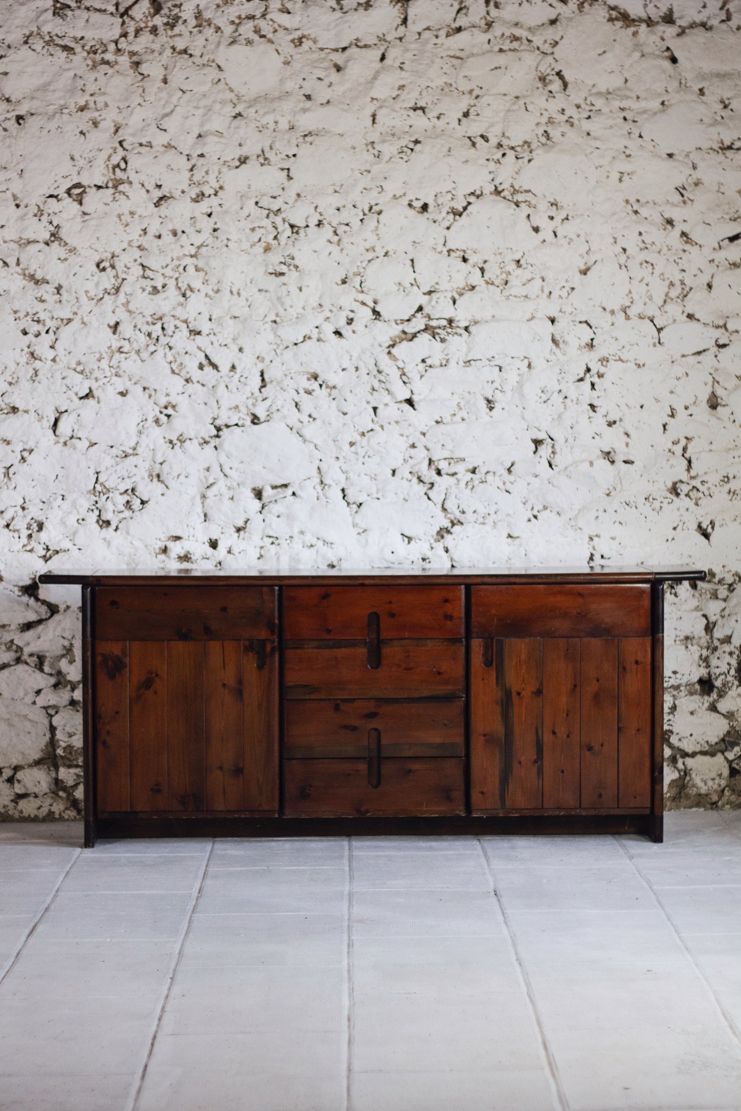 Enfilade Silvio Coppola en pin massif teinté, 1970