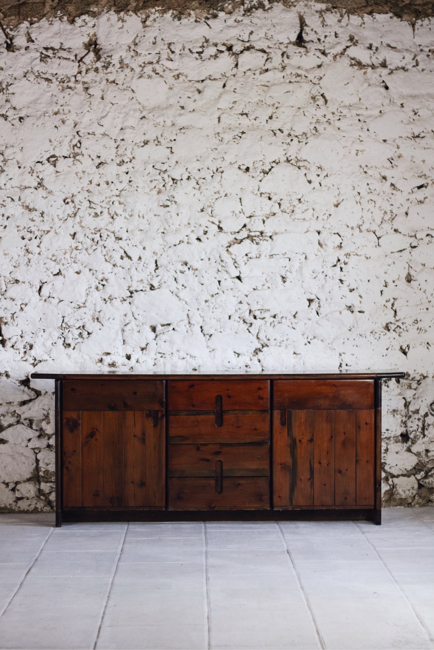 Enfilade Silvio Coppola en pin massif teinté, 1970