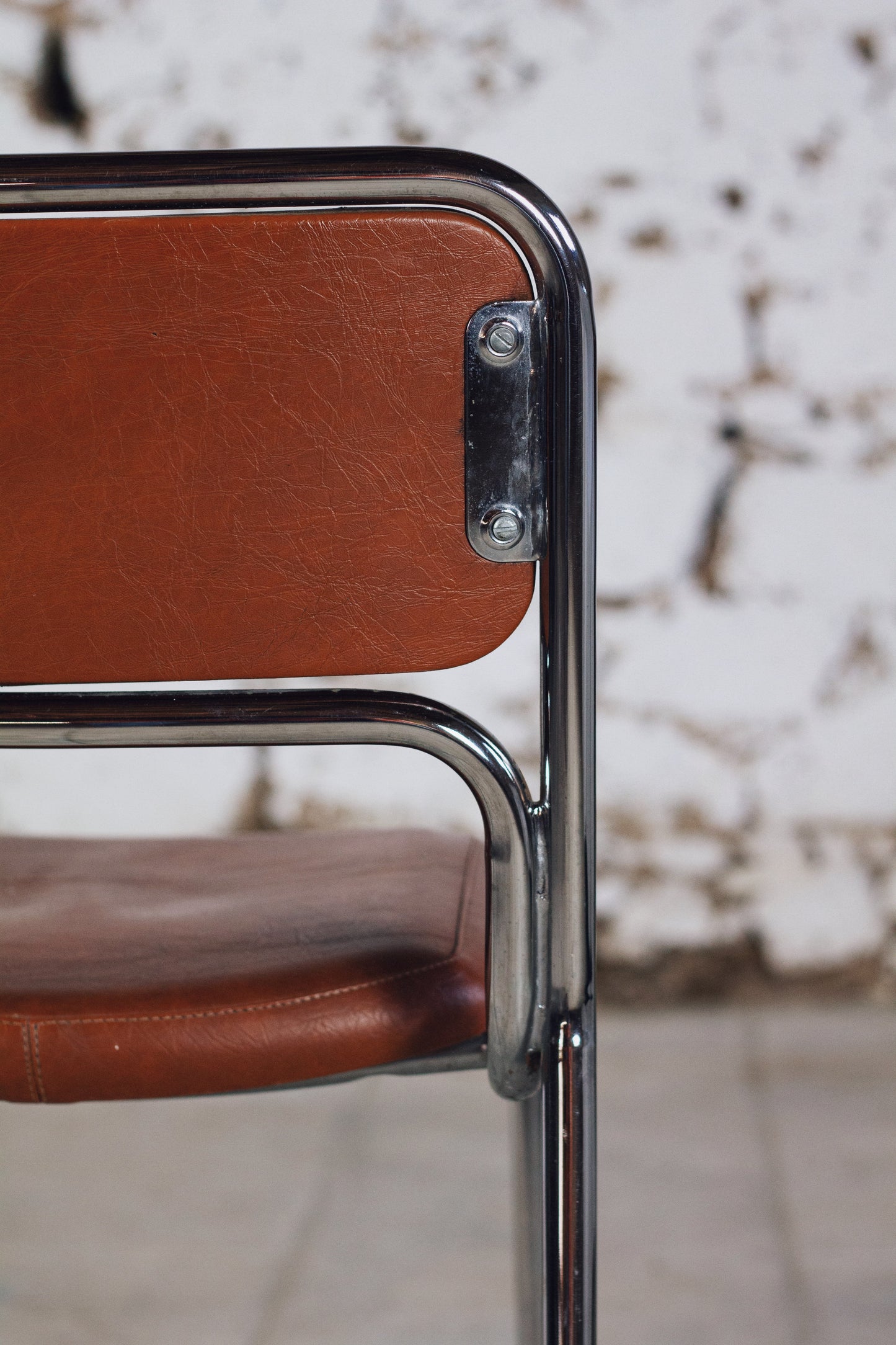 8 chaises tubulaires en chrome et skaï, 1970
