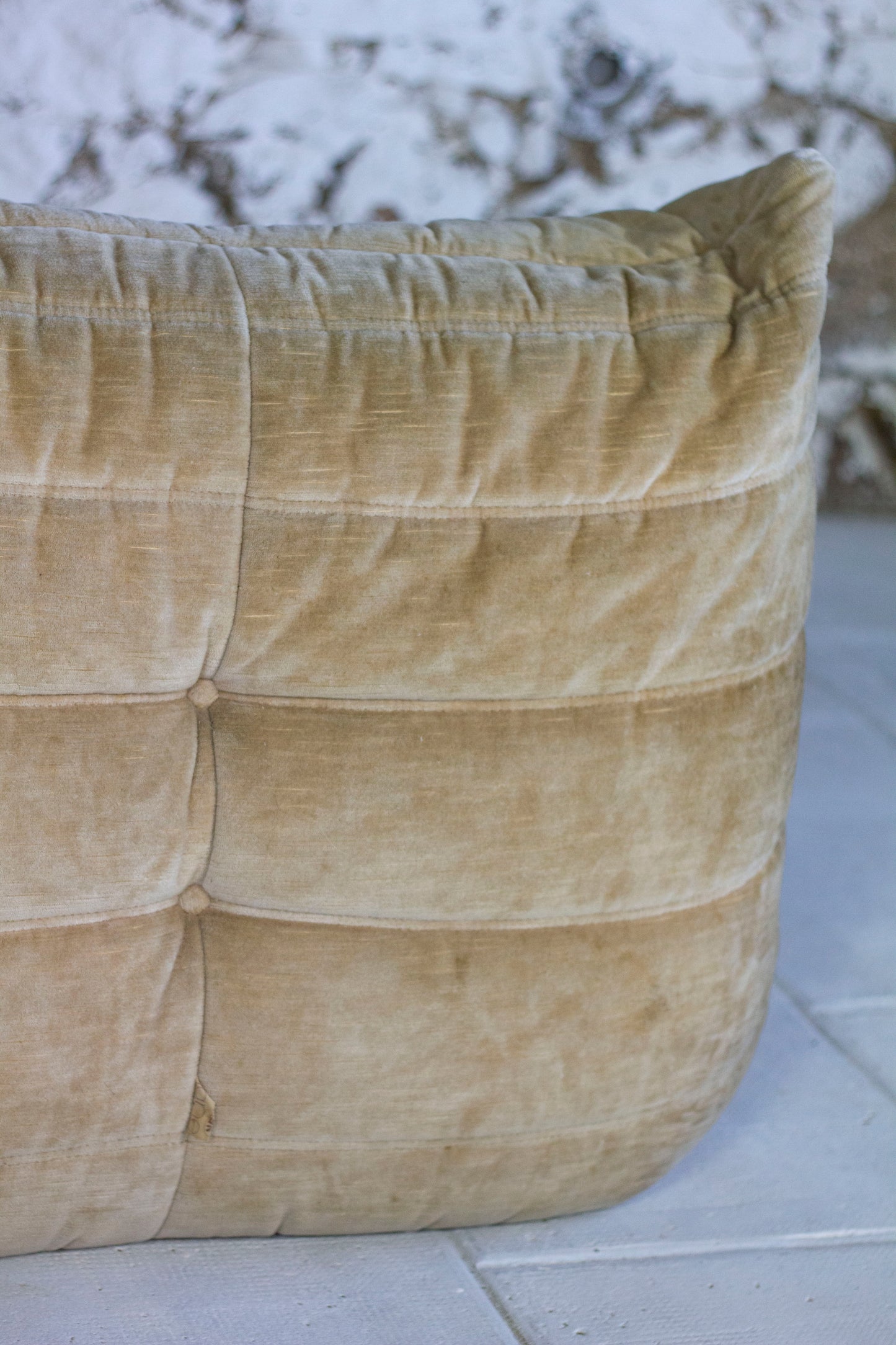 Chauffeuse 1 place Togo velours beige par Michel Ducaroy pour Ligne Roset