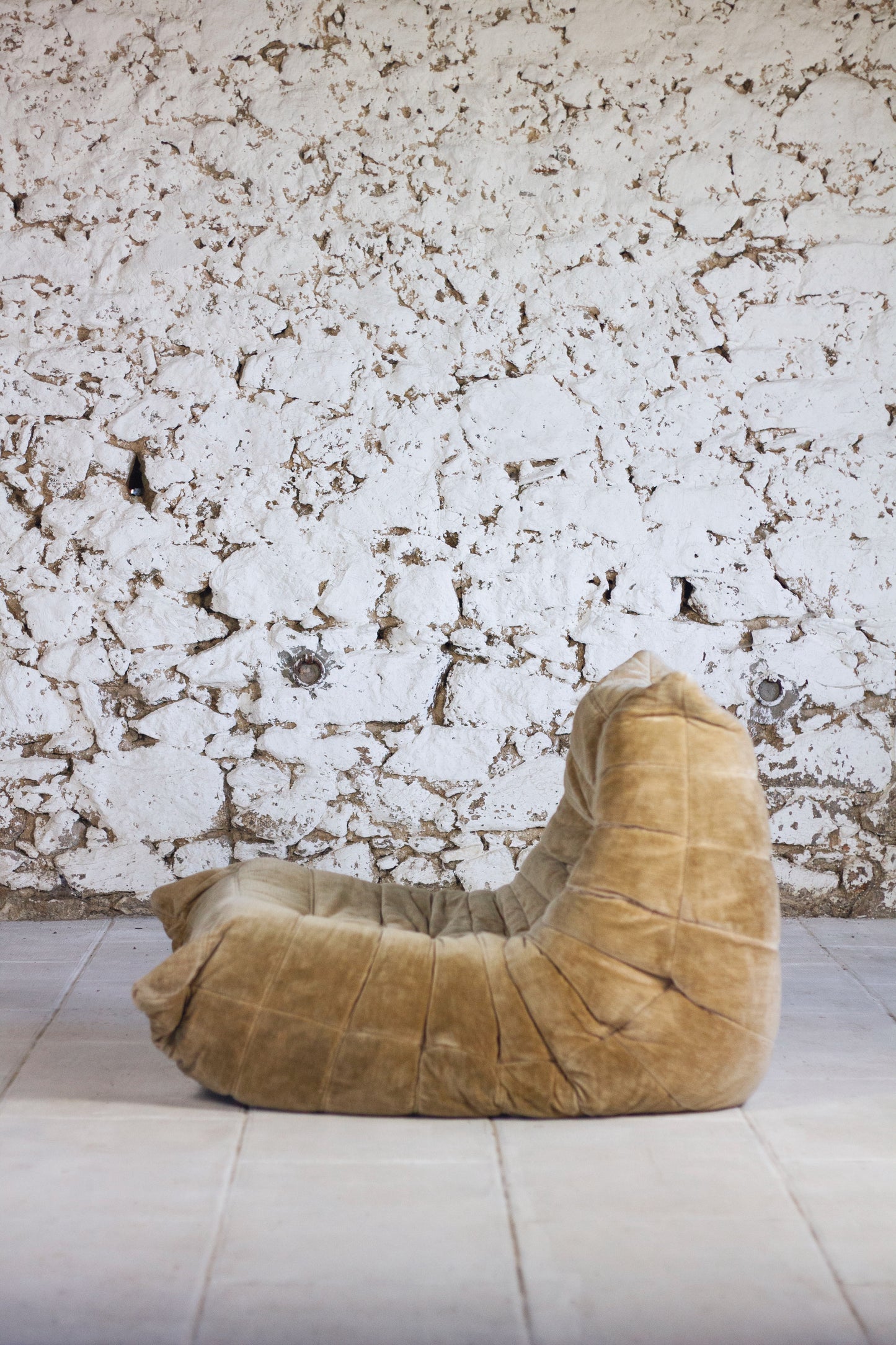 Chauffeuse 1 place Togo velours beige par Michel Ducaroy pour Ligne Roset