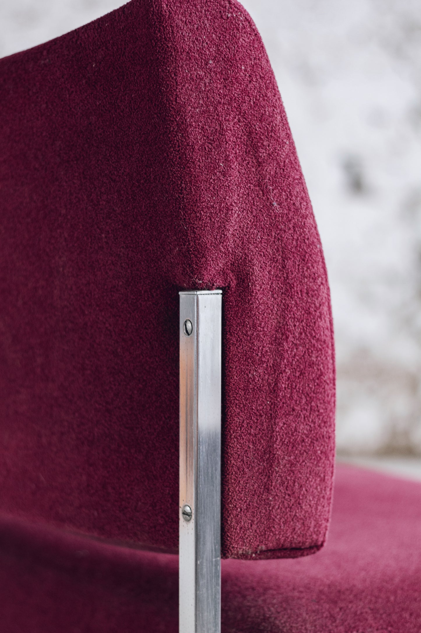 Lot de 4 chauffeuses de style moderniste bordeaux, 1970