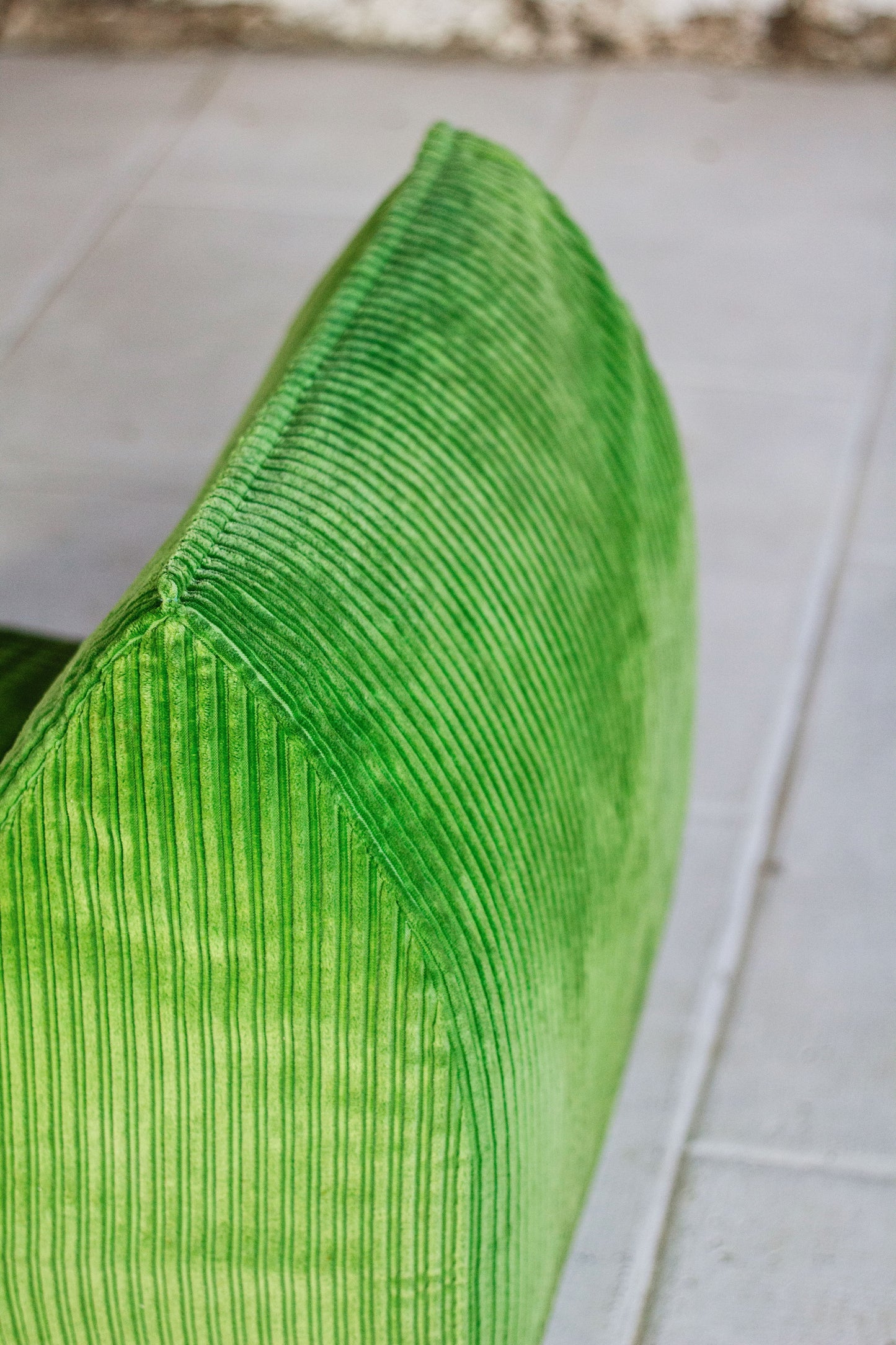 Chauffeuse vintage velours côtelé vert, 1970