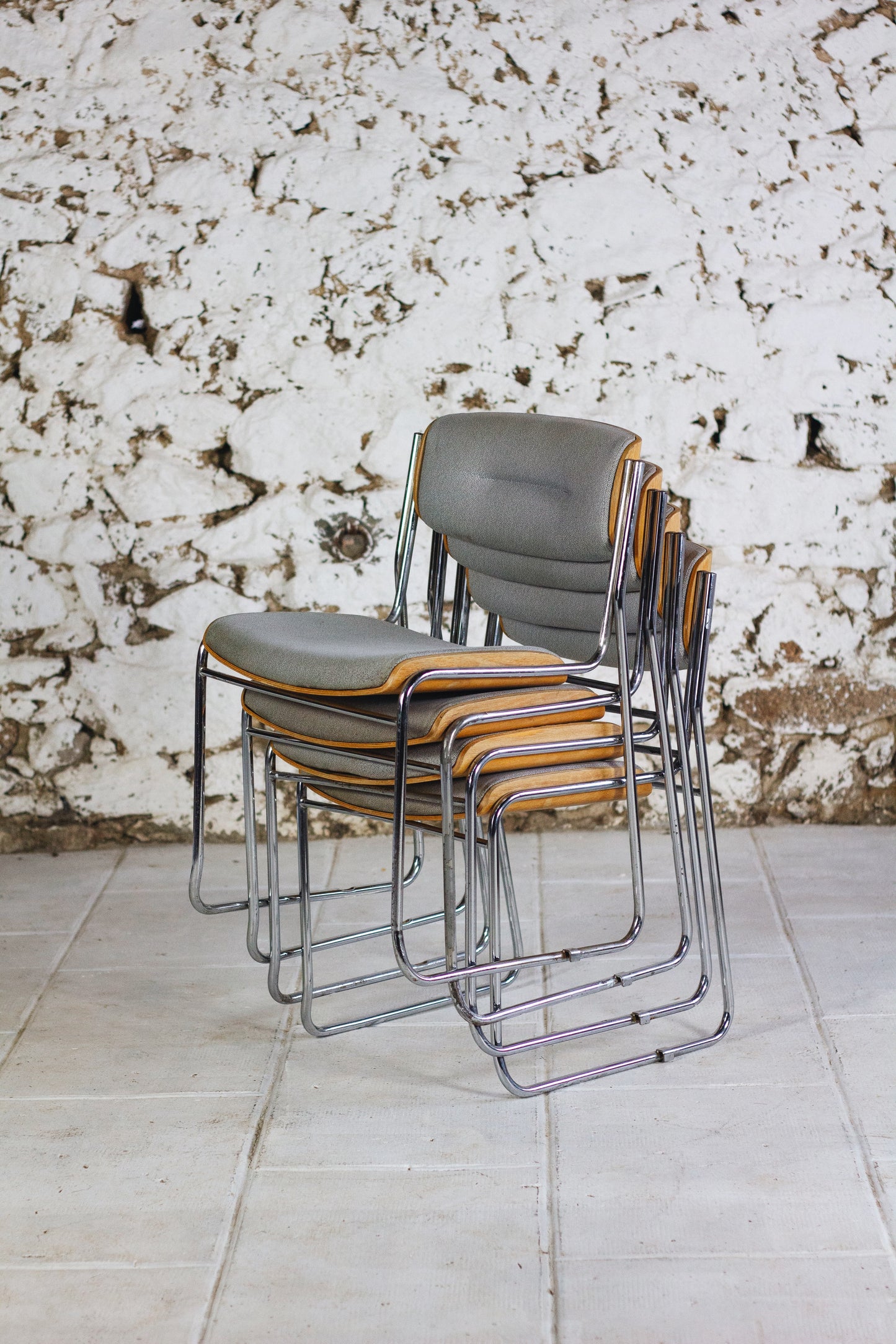 4 chaises de conférence de La Sorbonne, 1970