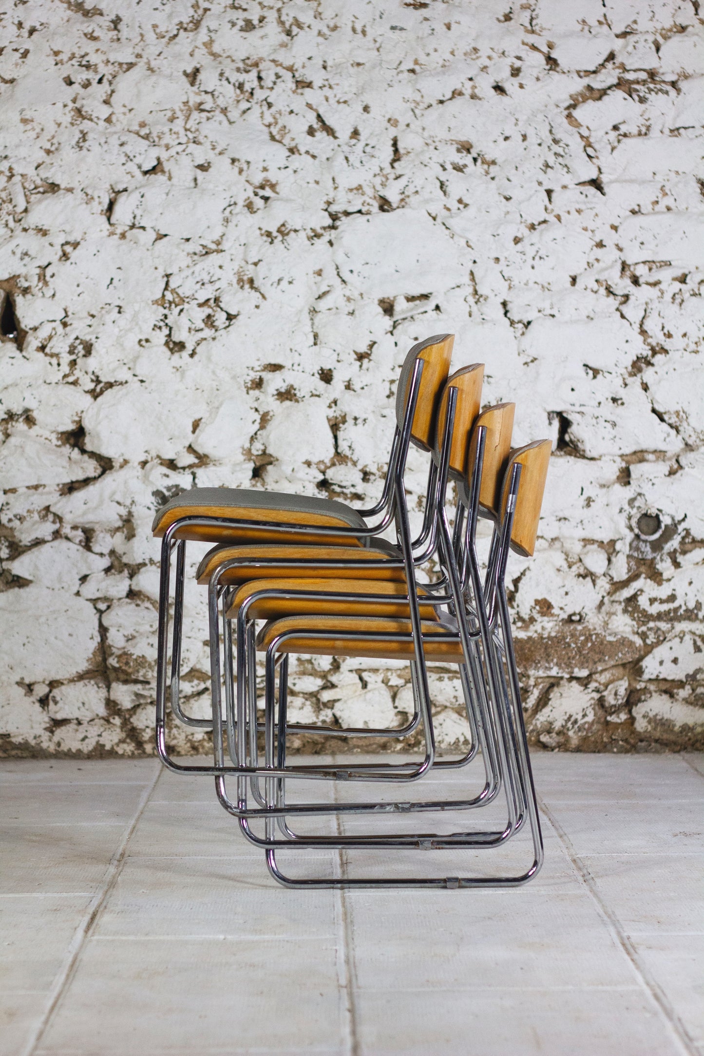 4 chaises de conférence de La Sorbonne, 1970