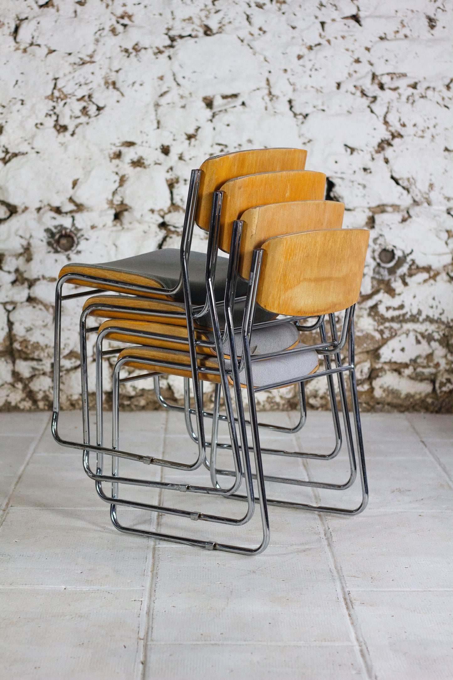 4 chaises de conférence de La Sorbonne, 1970