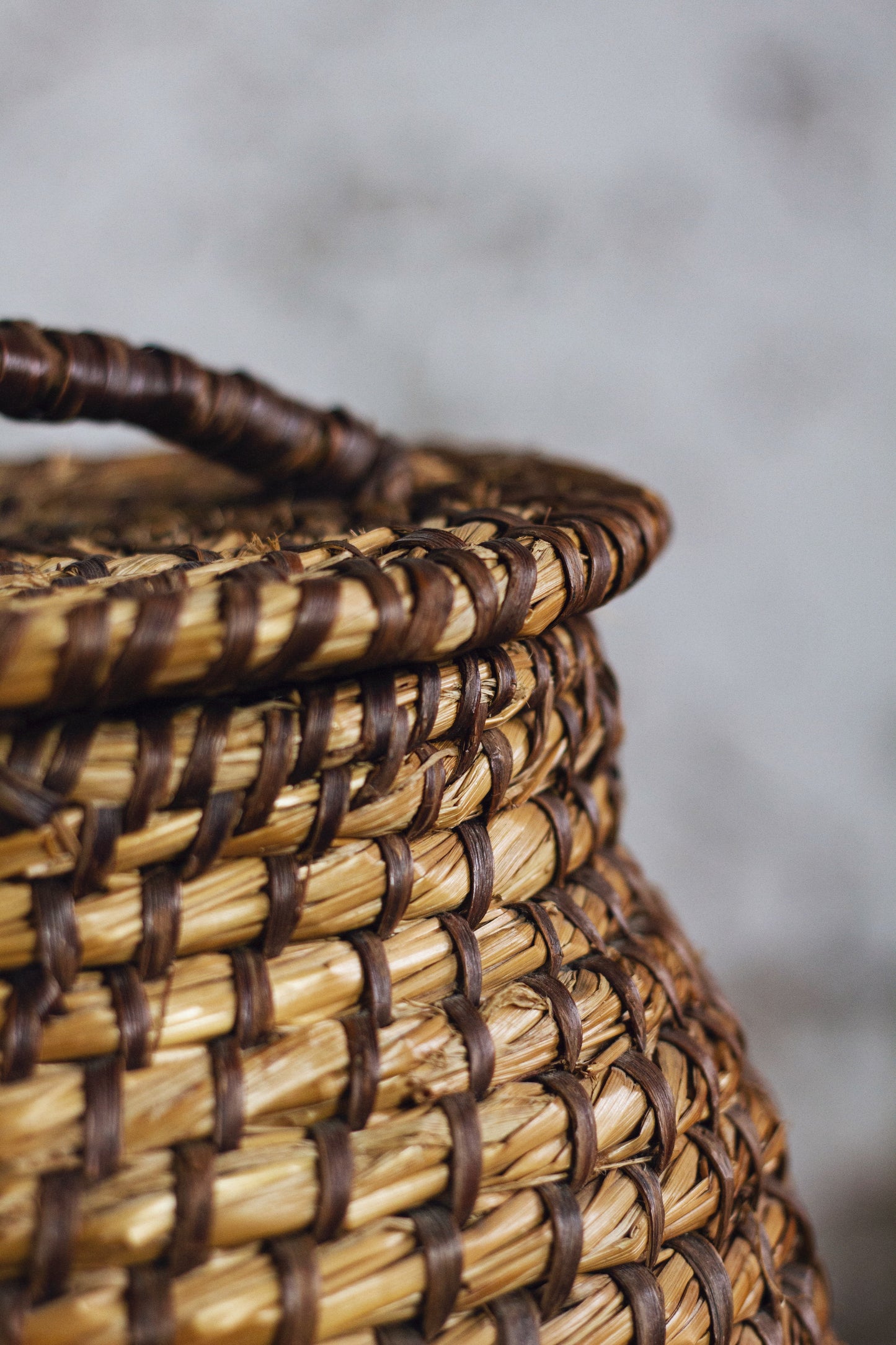 Panière en corde tressée vintage