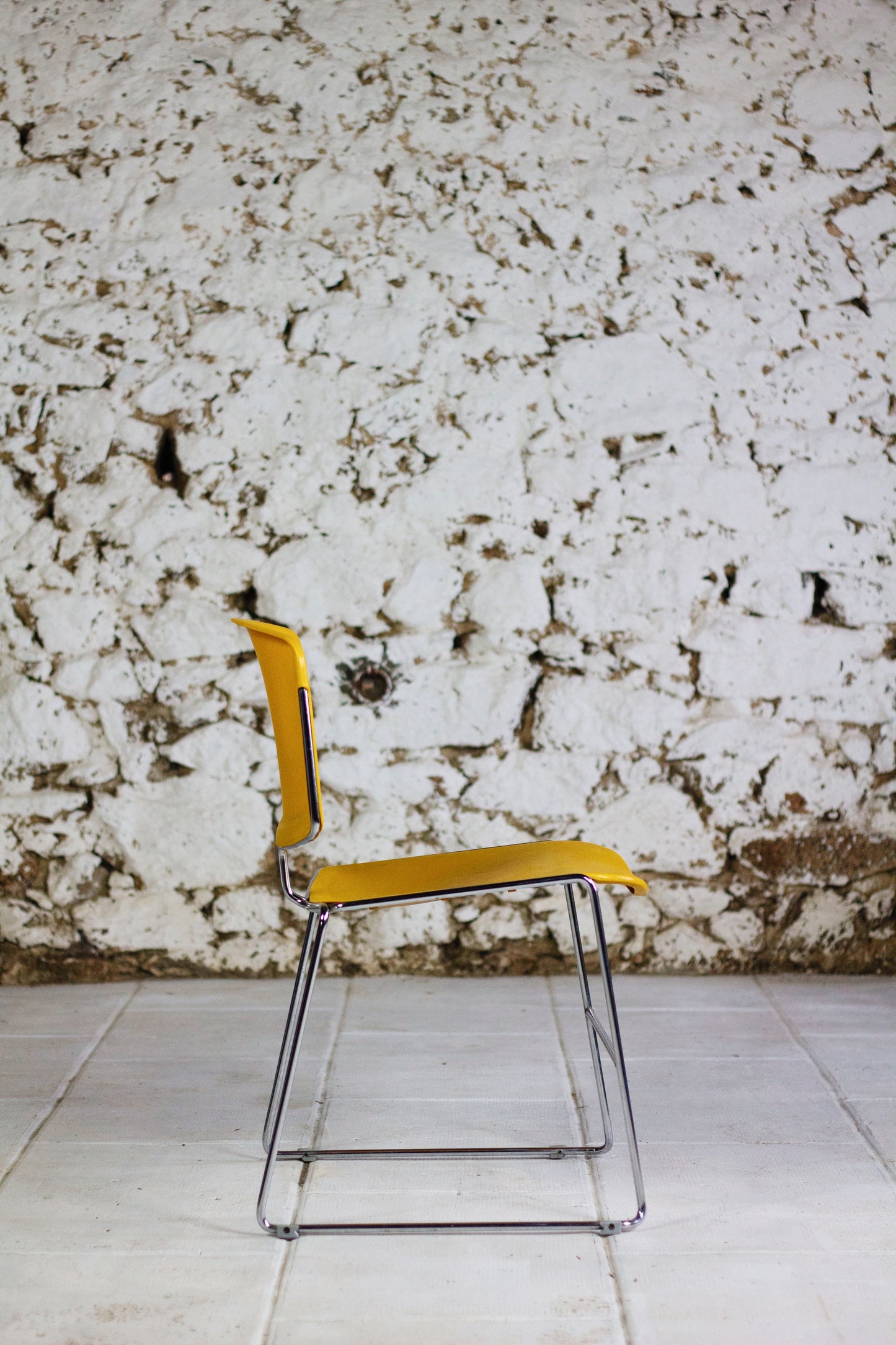 4 chaises jaunes Max Stacker pour Steelcase, 1970