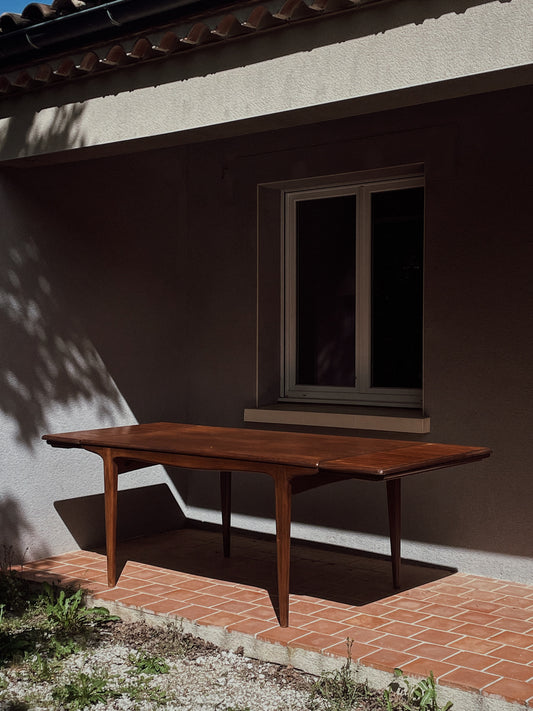 Table scandinave en teck avec rallonges par Johannes Andersen, 1960