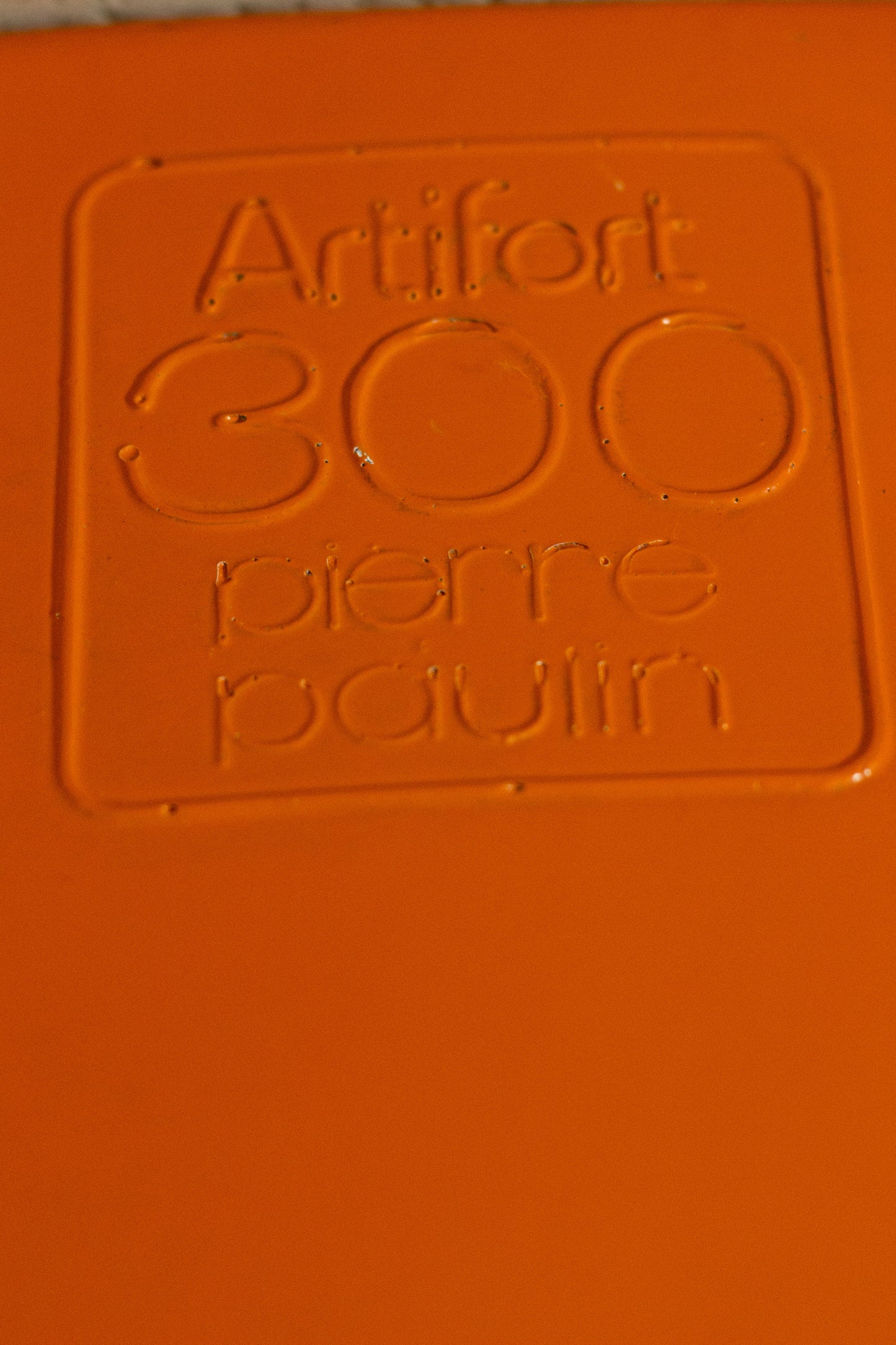 Fauteuil F300 orange Pierre Paulin pour Artifort