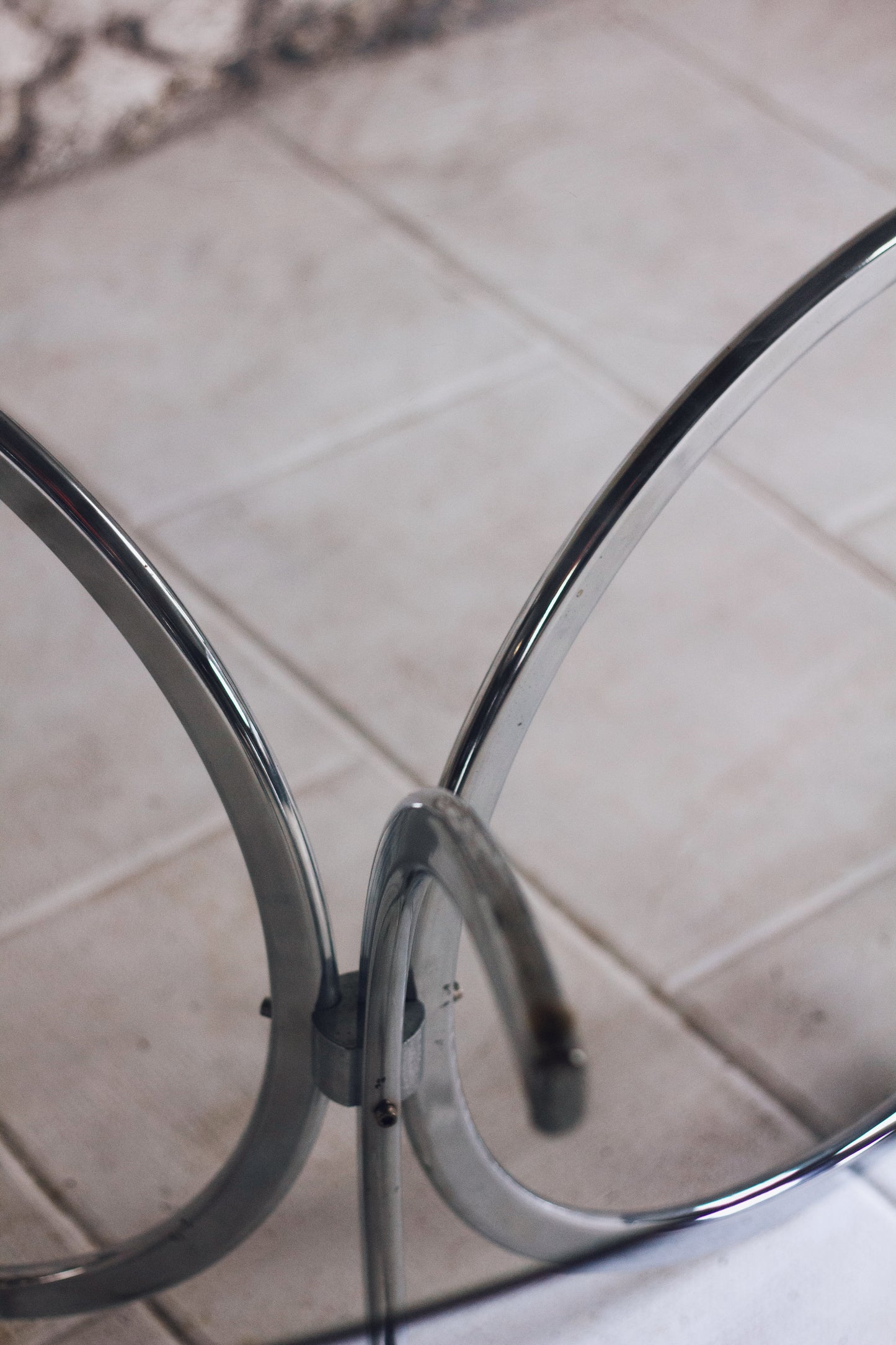 Table à manger chrome et verre fumé style Gastone Rinaldi, 1970