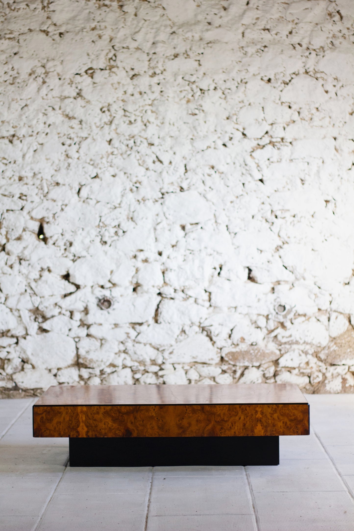 Table basse en loupe d'orme, 1970