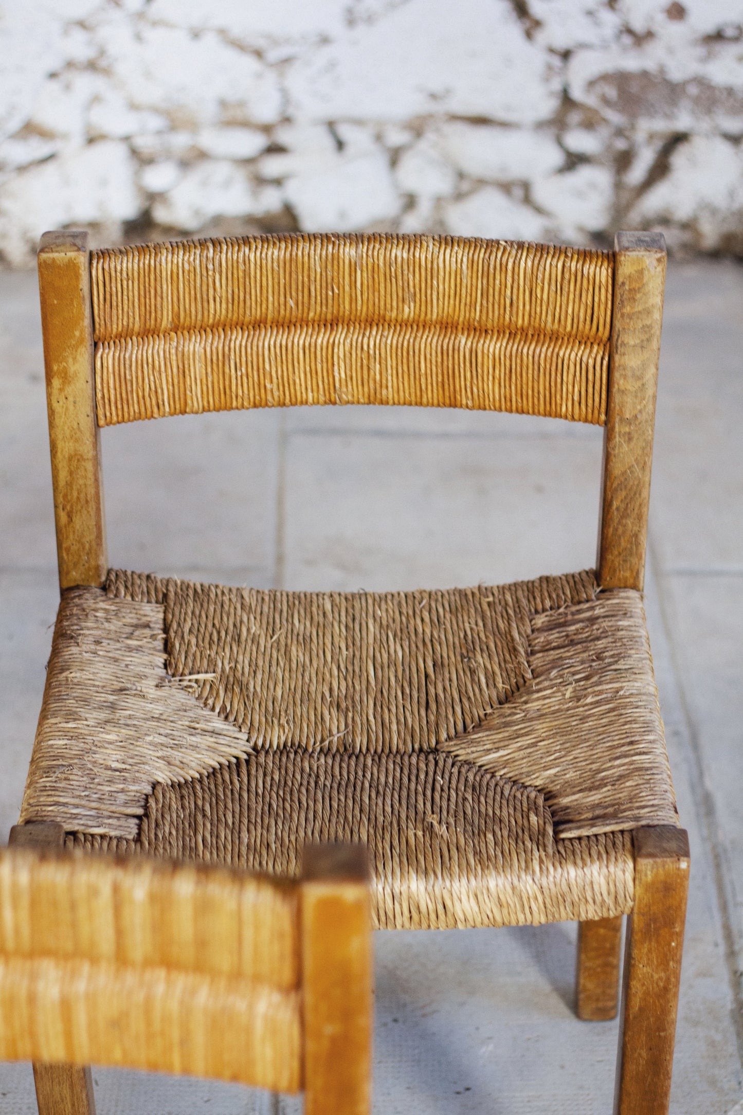 4 chaises en paille "Week-end" par Pierre Gauthier Delaye, 1950