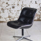 Fauteuil de bureau en cuir noir de Charles Pollock pour KNOLL