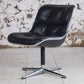 Fauteuil de bureau en cuir noir de Charles Pollock pour KNOLL