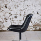 Fauteuil de bureau en cuir noir de Charles Pollock pour KNOLL