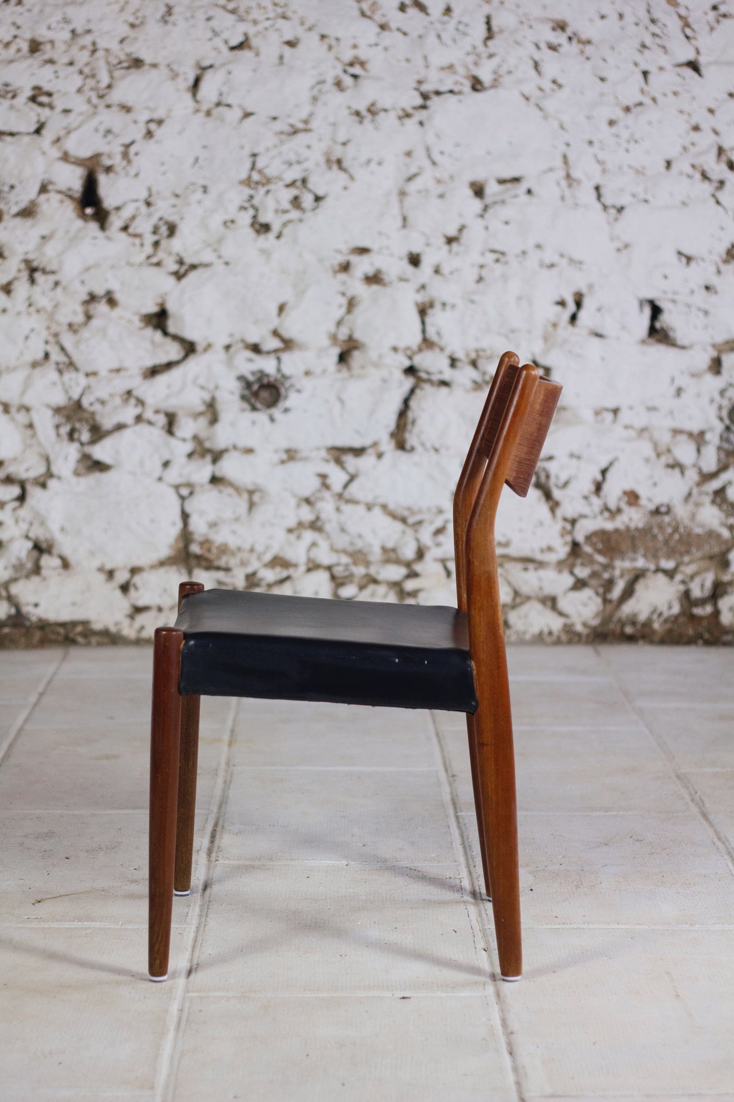 4 chaises scandinaves Fristho Franeker teck et skaï, 1960