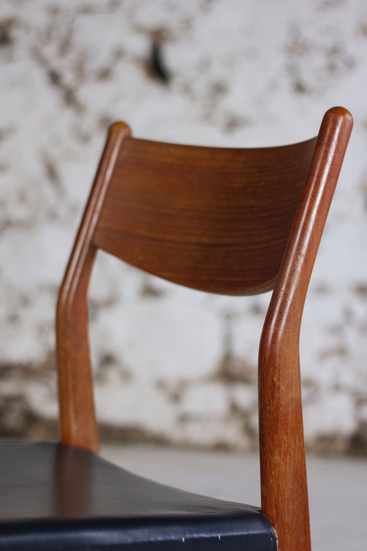 4 chaises scandinaves Fristho Franeker teck et skaï, 1960