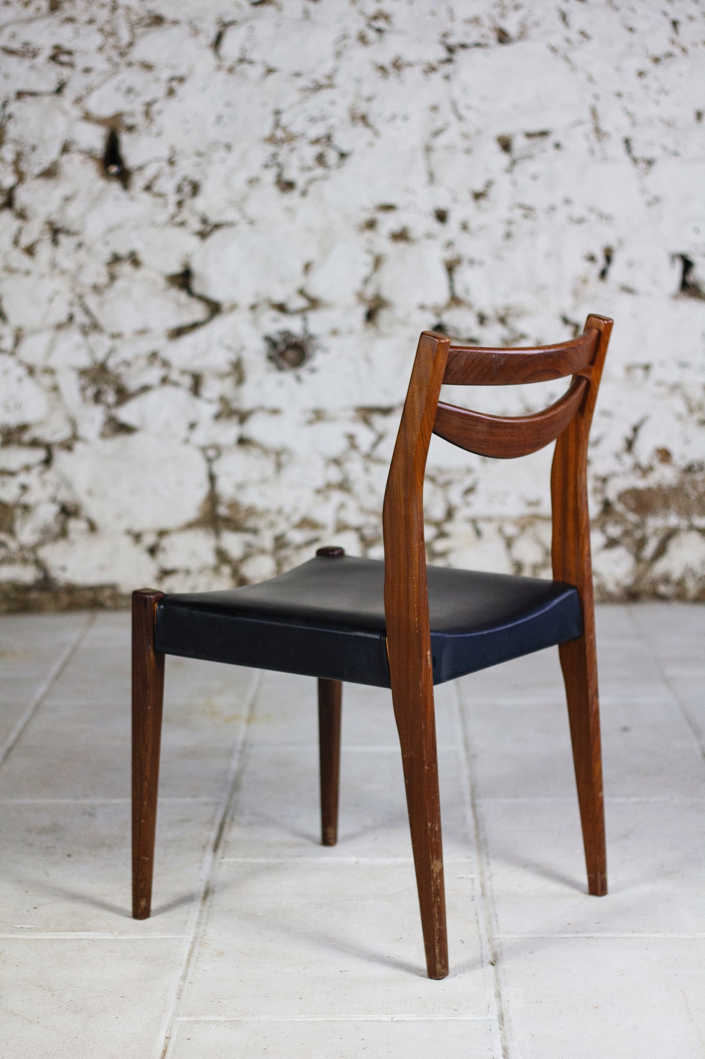 4 chaises scandinaves vintage en teck et skaï, 1960