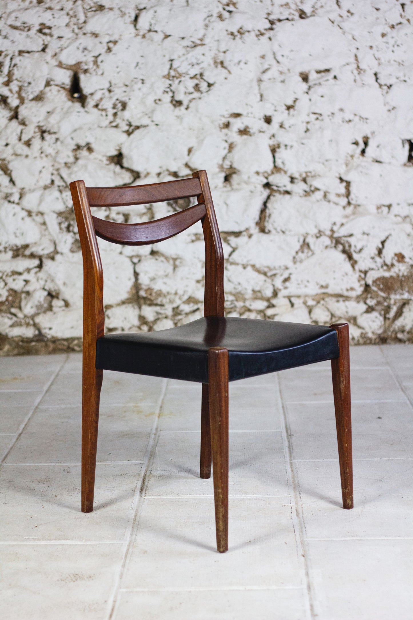 4 chaises scandinaves vintage en teck et skaï, 1960