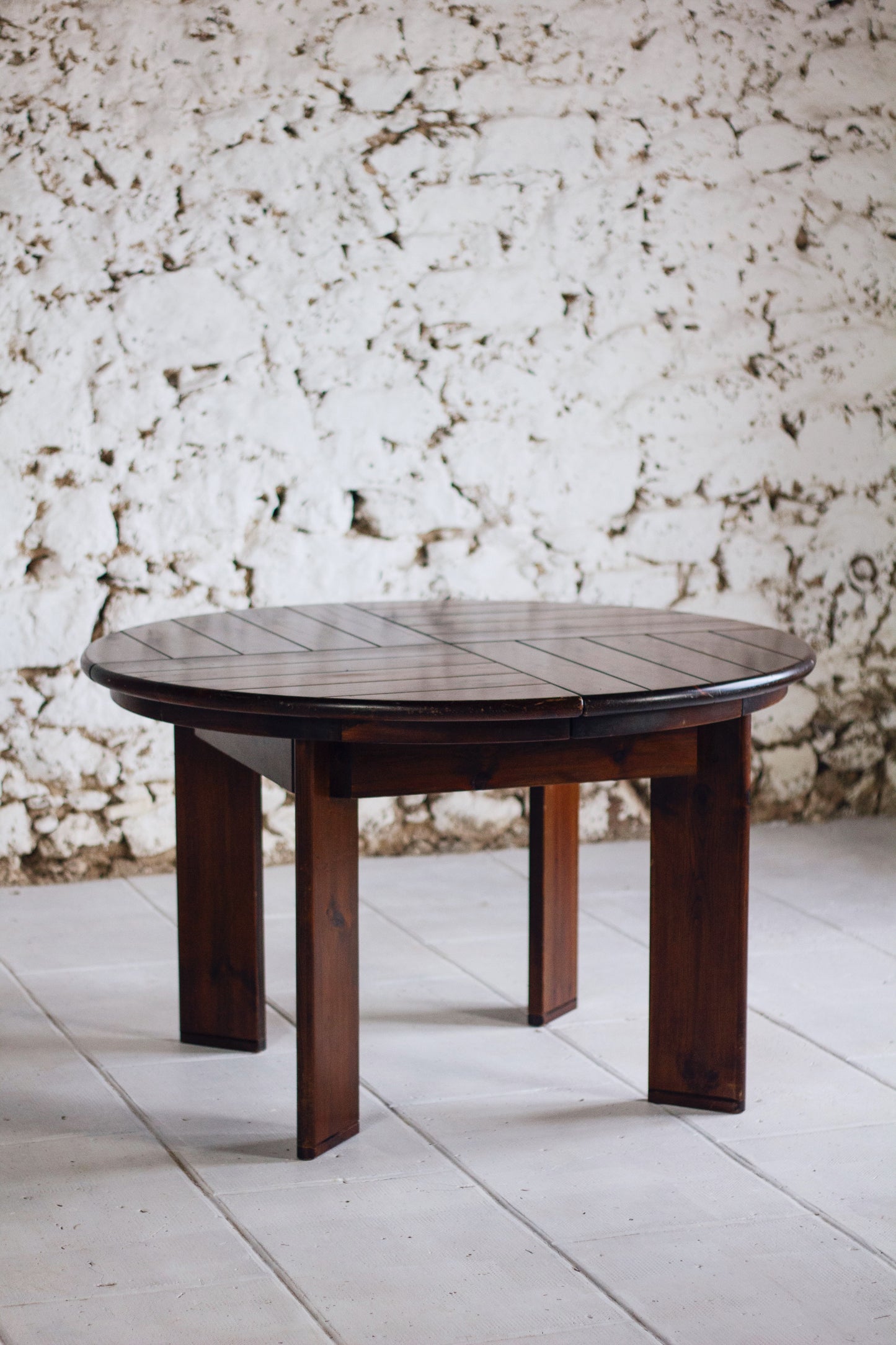 Ensemble table extensible et 5 chaises Silvio Coppola, 1970
