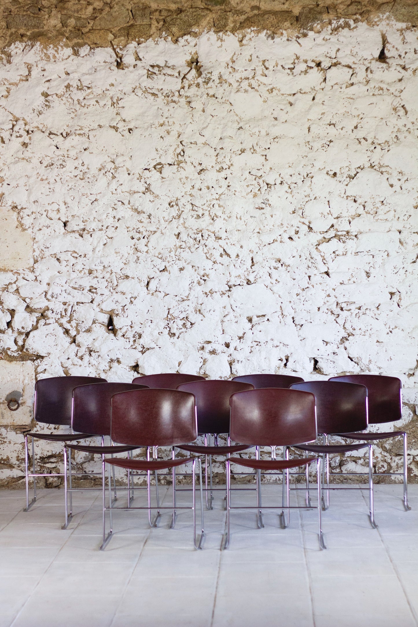 Série de 9 chaises bordeaux Max Stacker pour Steelcase, 1970