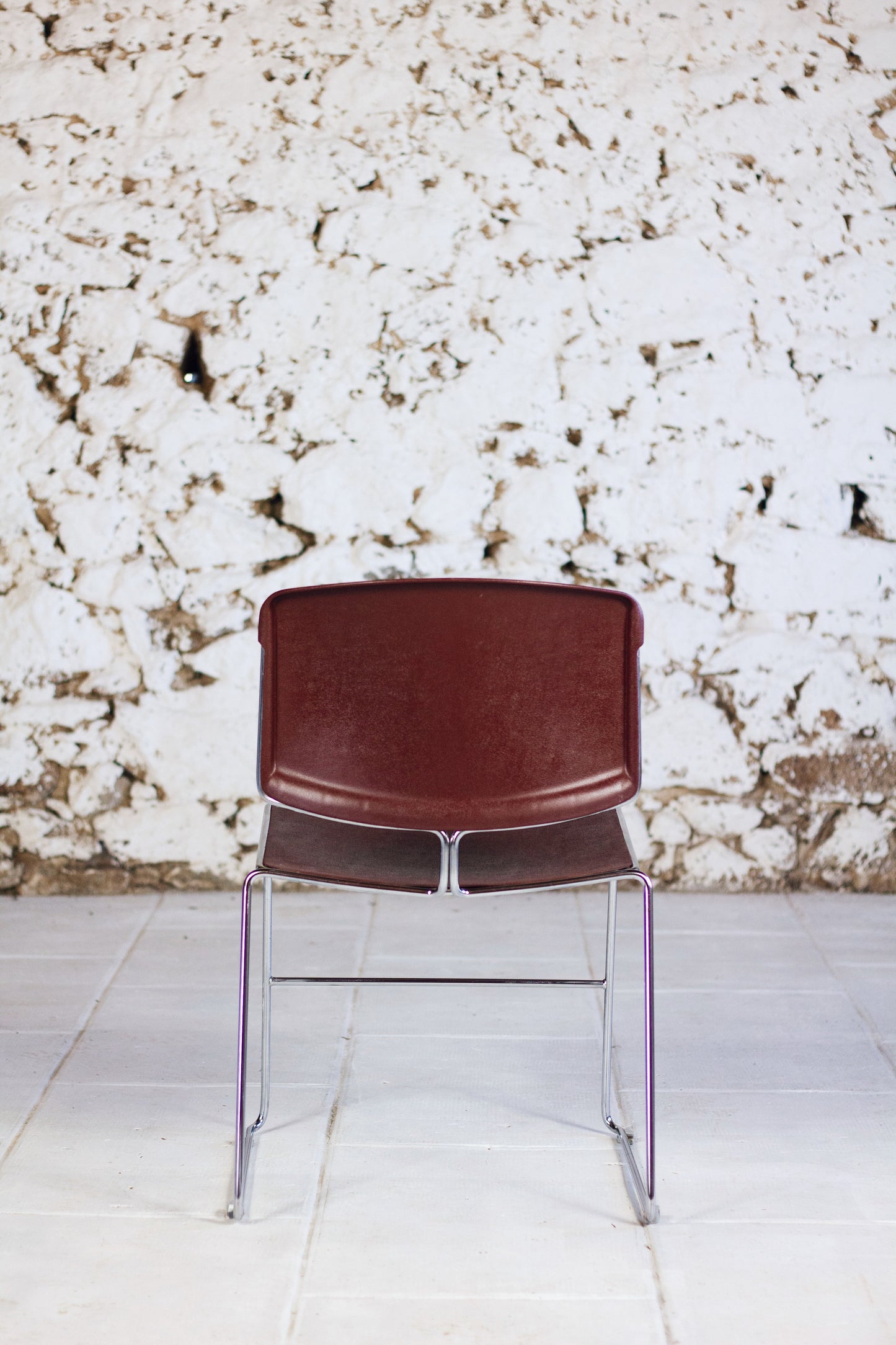 Série de 9 chaises bordeaux Max Stacker pour Steelcase, 1970