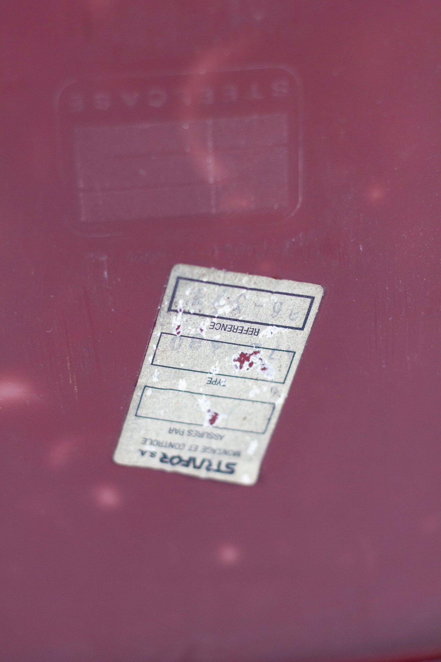 Série de 9 chaises bordeaux Max Stacker pour Steelcase, 1970