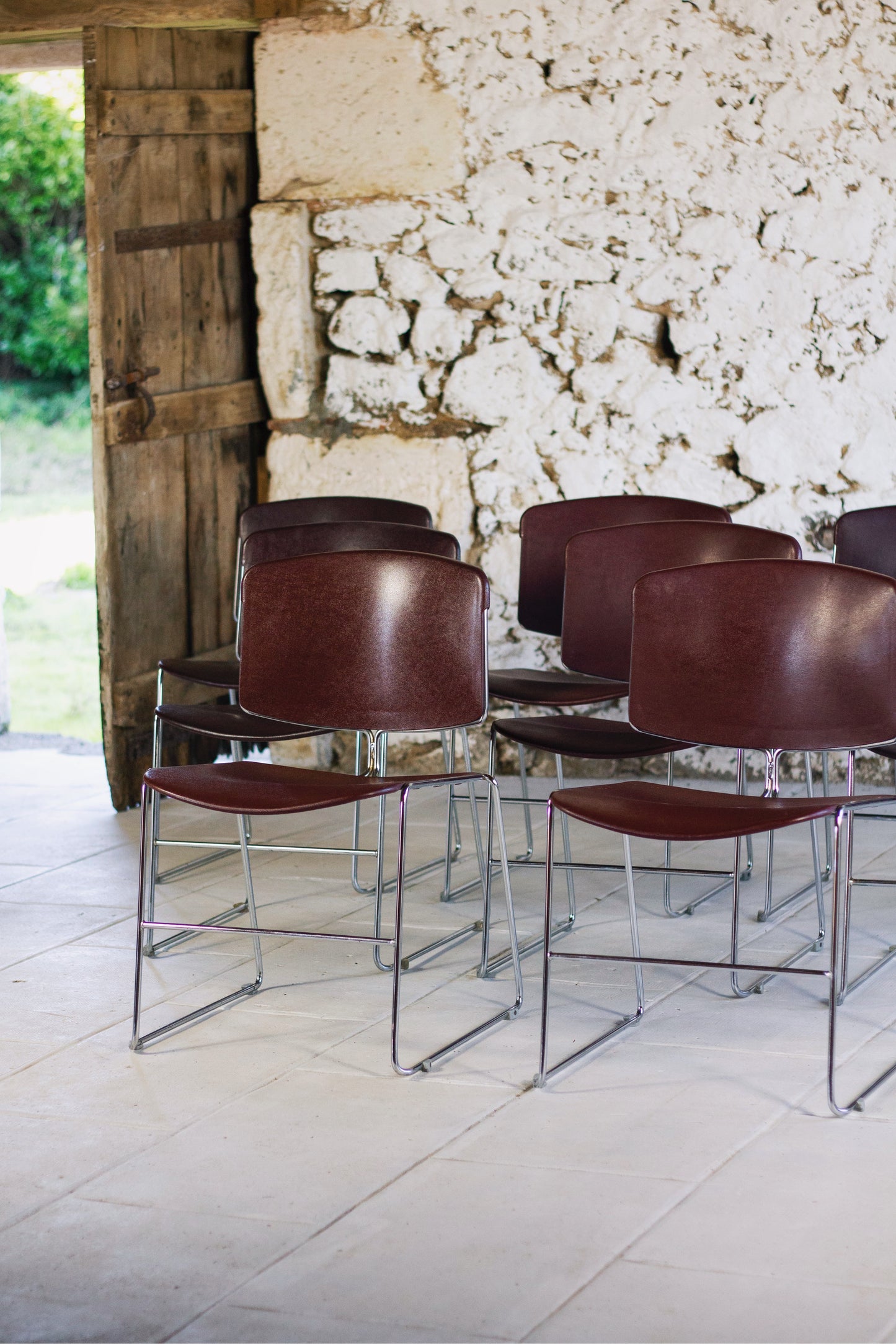 Série de 9 chaises bordeaux Max Stacker pour Steelcase, 1970
