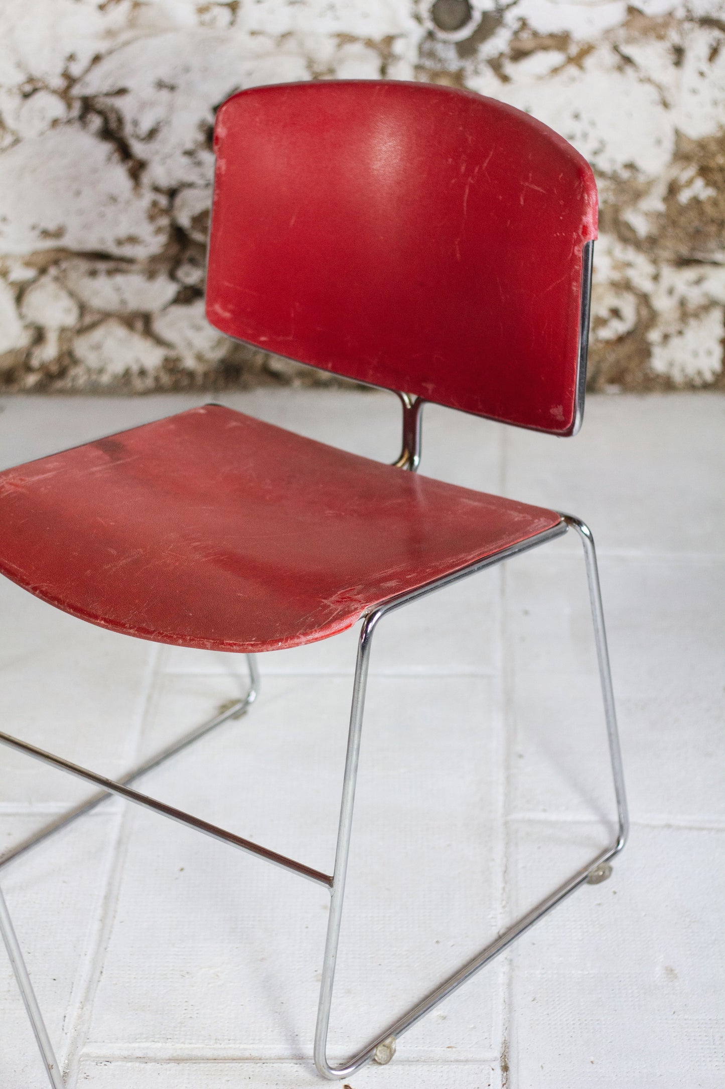 4 chaises rouges Max Stacker pour Steelcase, 1970
