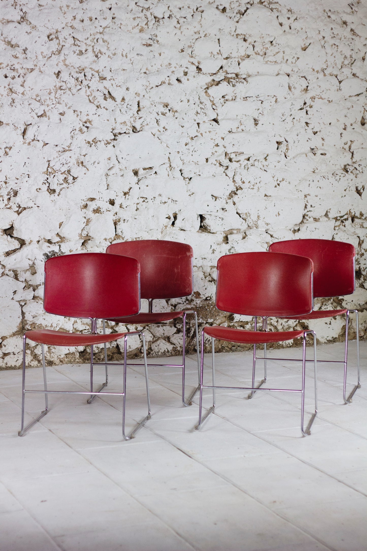 4 chaises rouges Max Stacker pour Steelcase, 1970