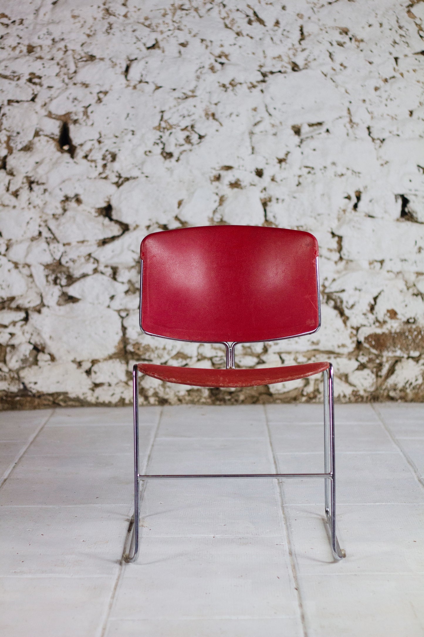 4 chaises rouges Max Stacker pour Steelcase, 1970