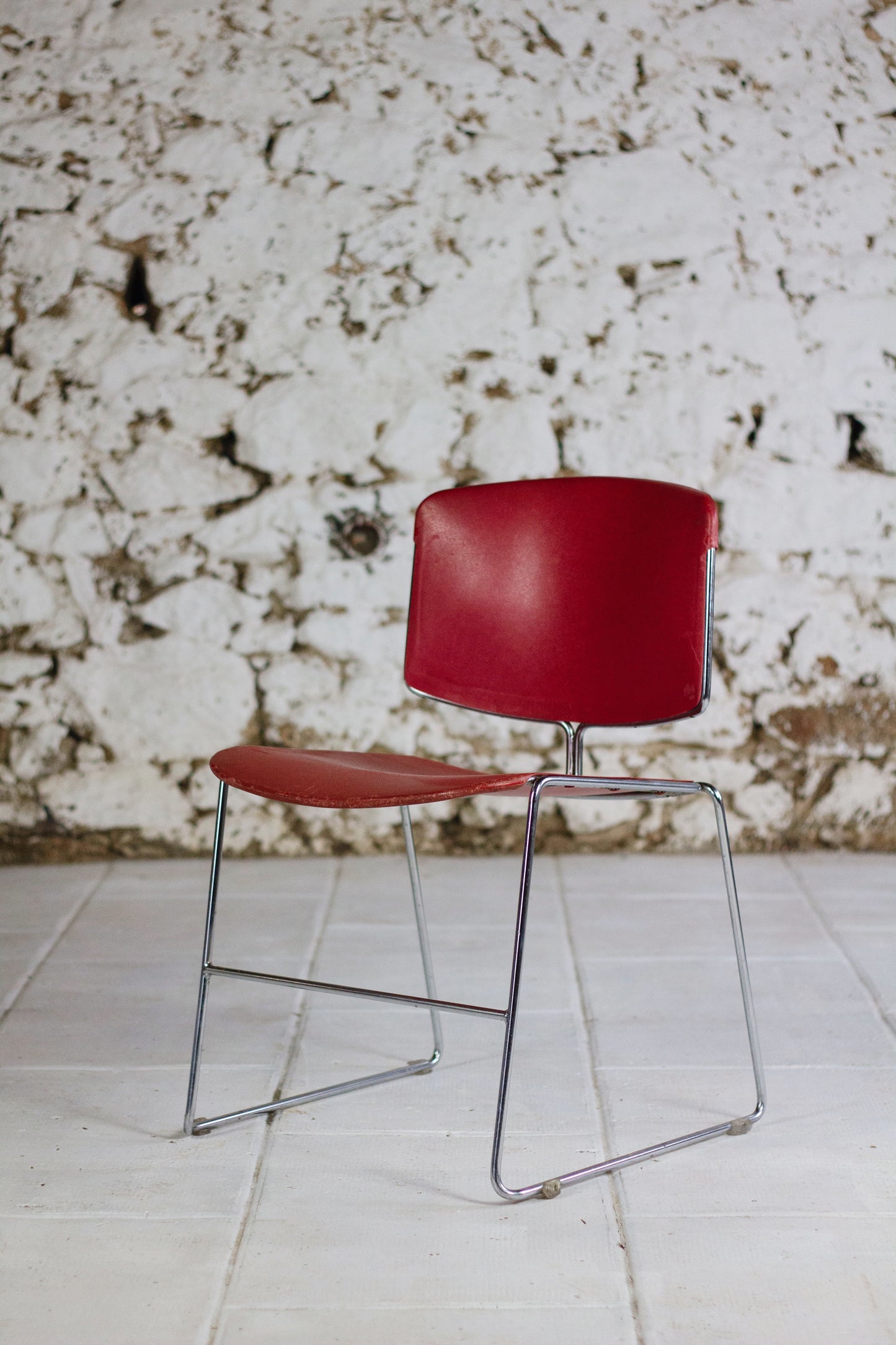 4 chaises rouges Max Stacker pour Steelcase, 1970
